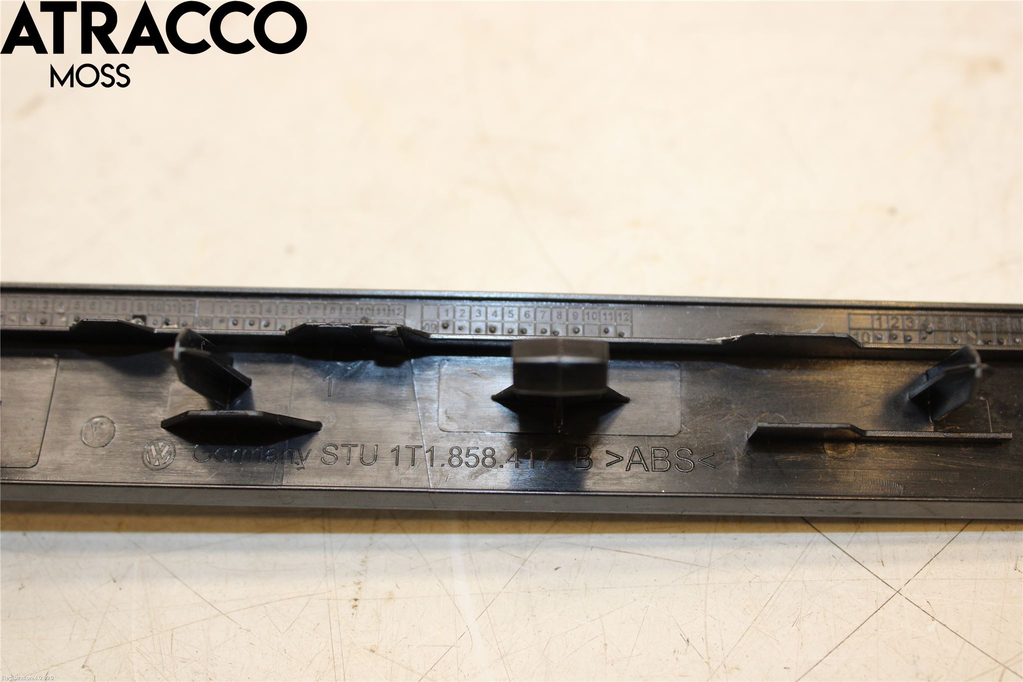 Volkswagen VW TOURAN 10-15 Innr Dashbord Sparkeplate