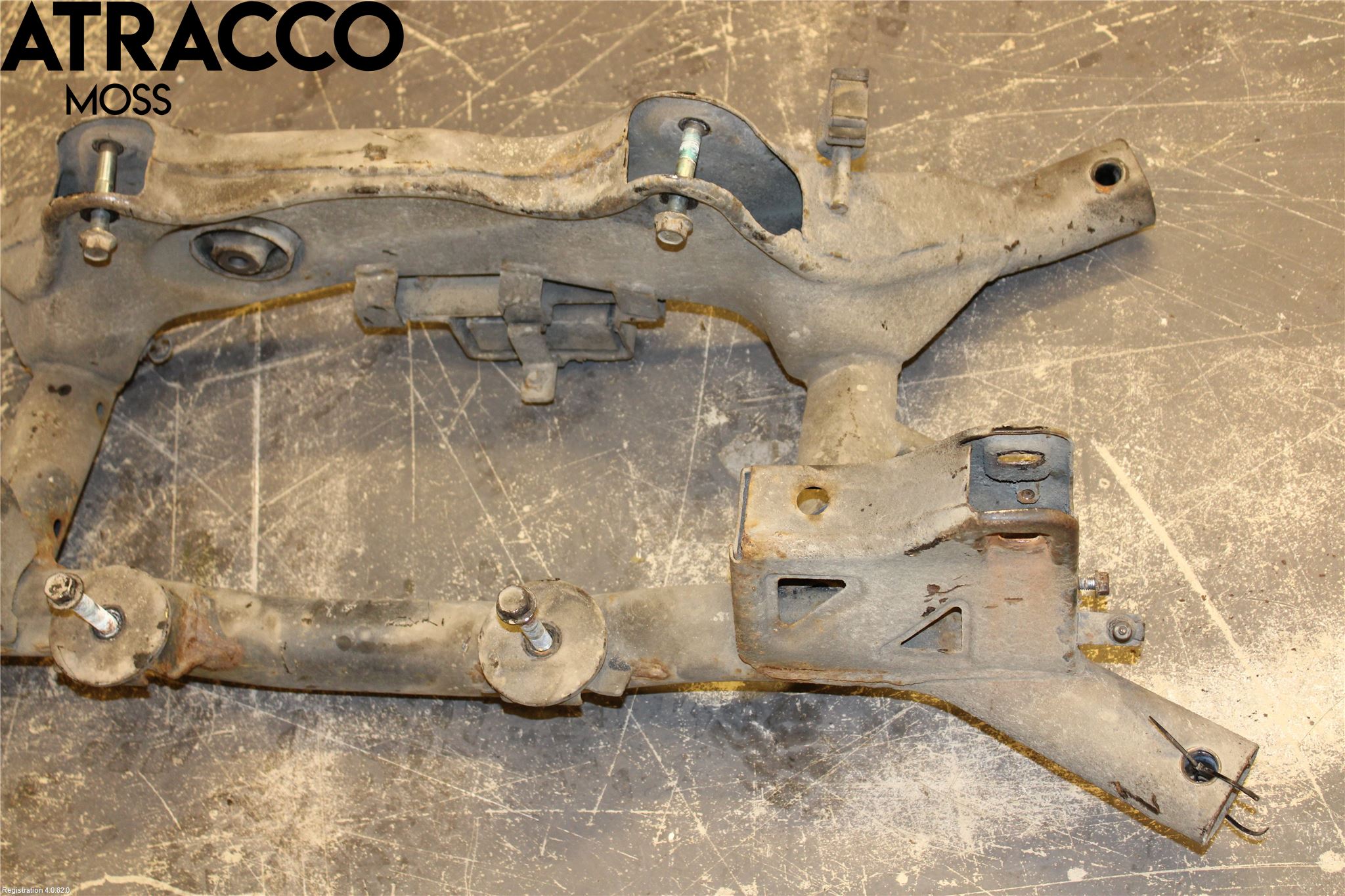 Mitsubishi OUTLANDER 13-21 Bakaksel Feste Travers-Ramme