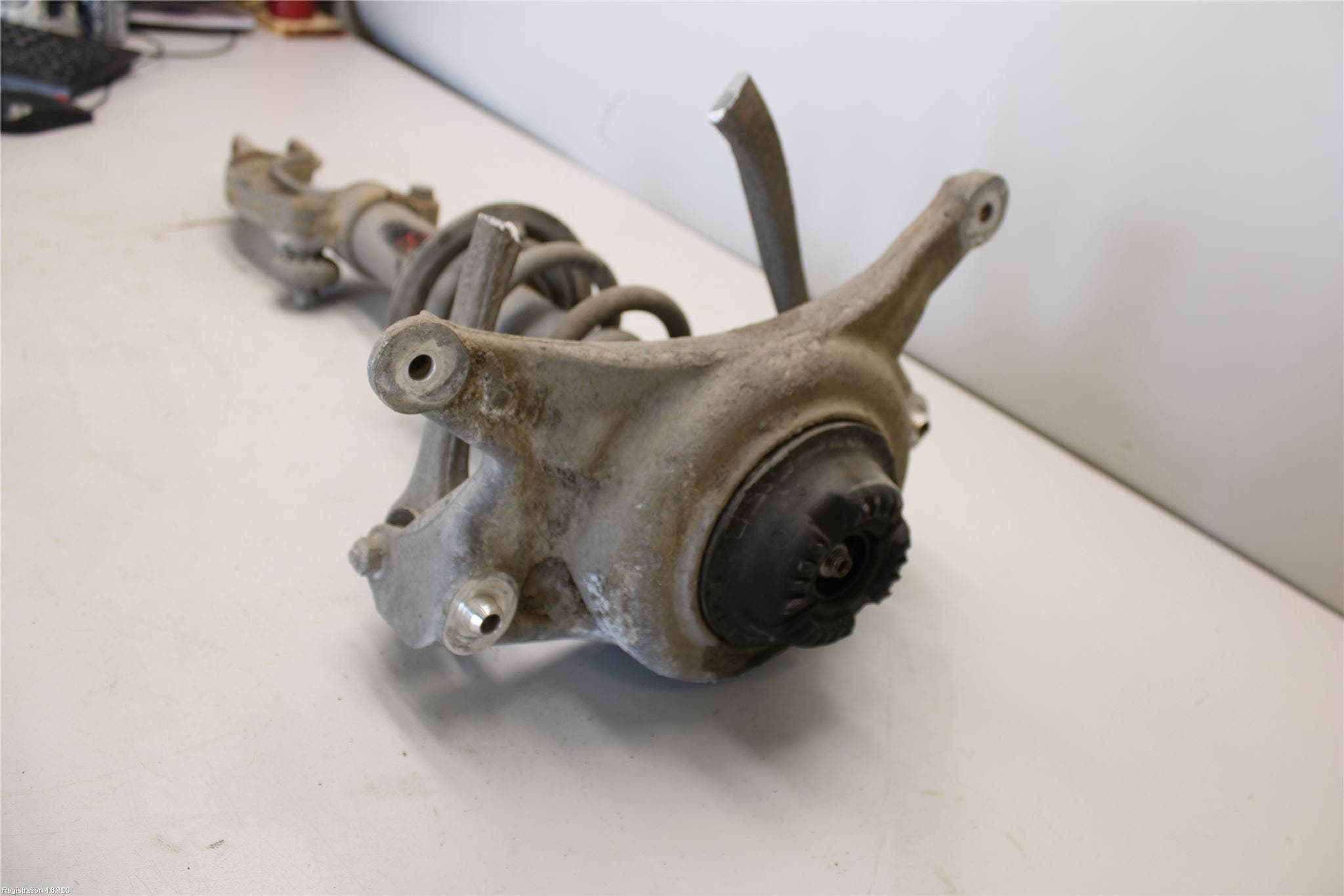 Audi A4 12-15 Fjærbein Foran Høyre