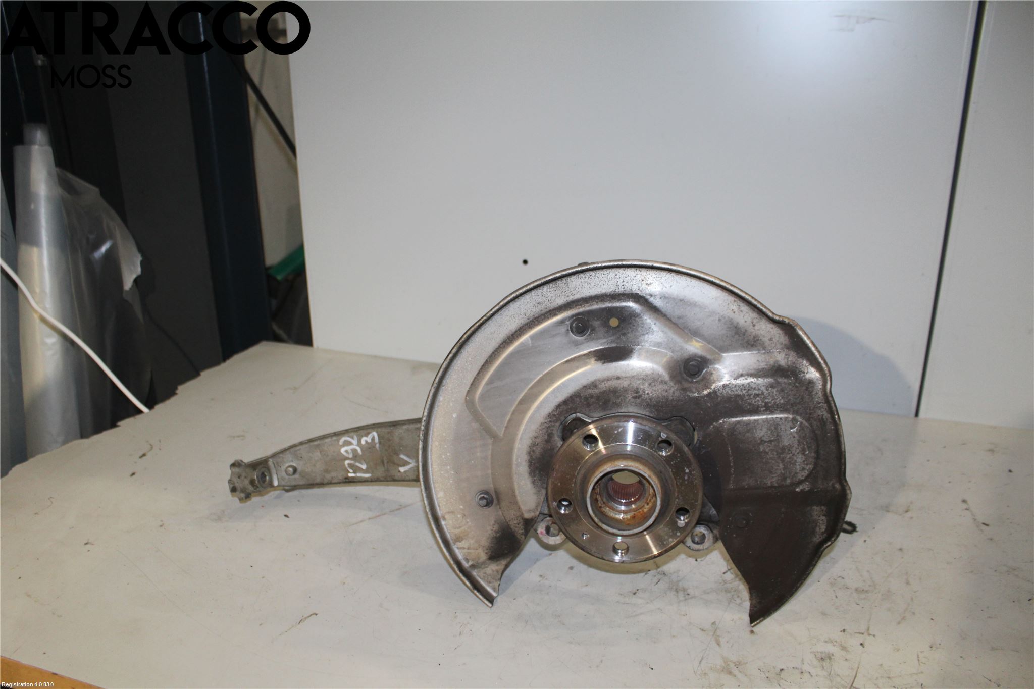 Volvo V90 CROSS COUNTRY 17->> Spindel Vf