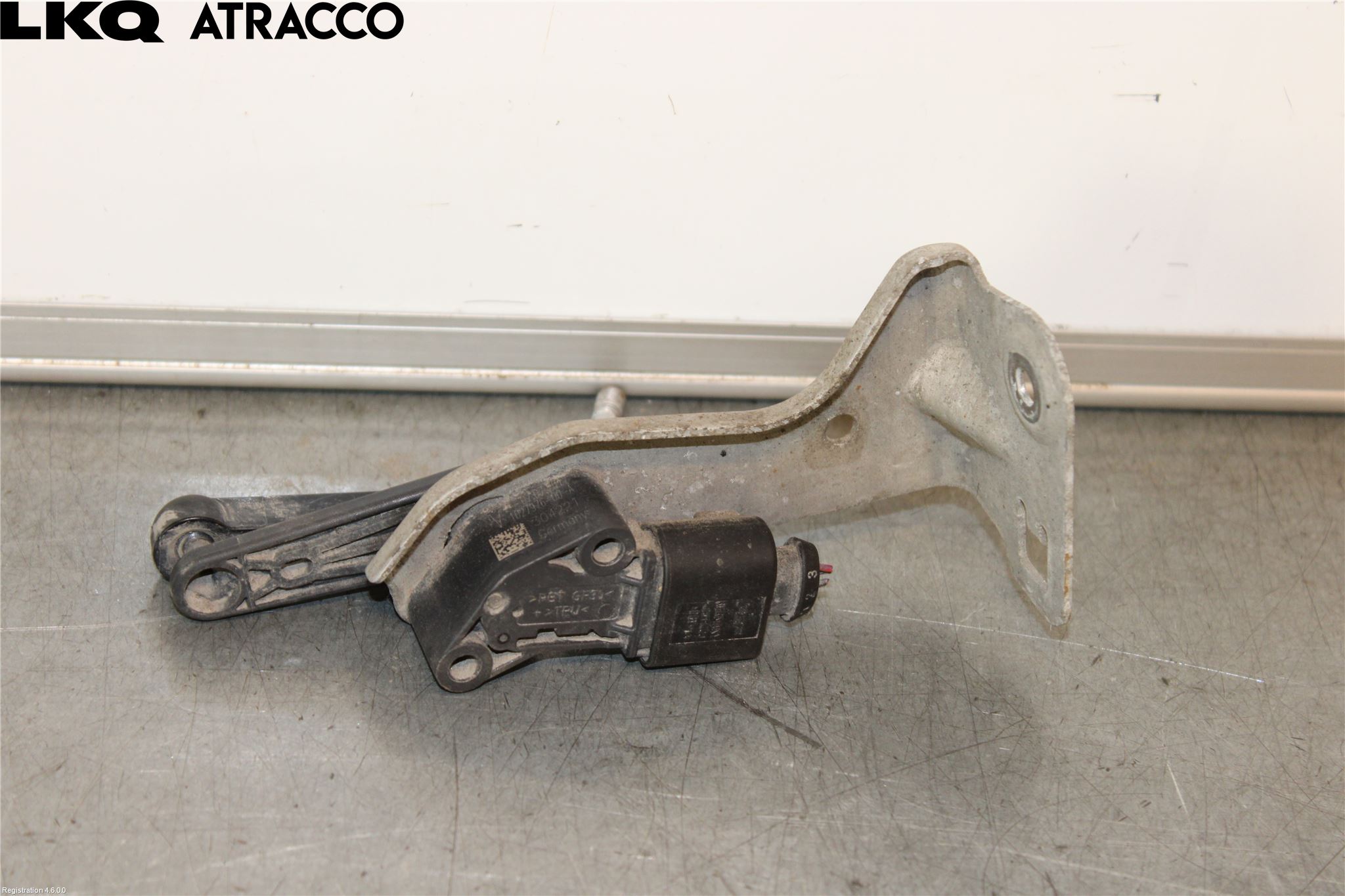 Tesla MODEL X 16- Nivåreg Sensor