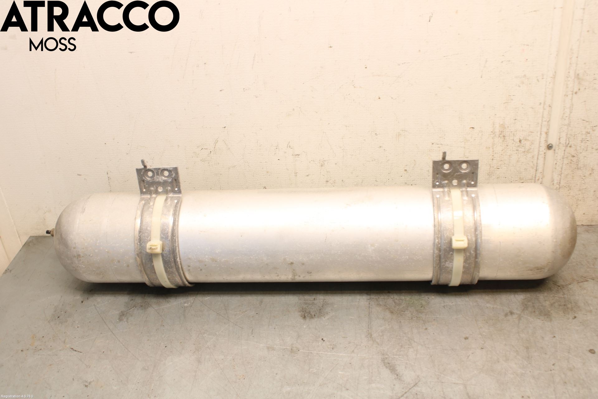 Tesla MODEL X 16- Vacuumtank