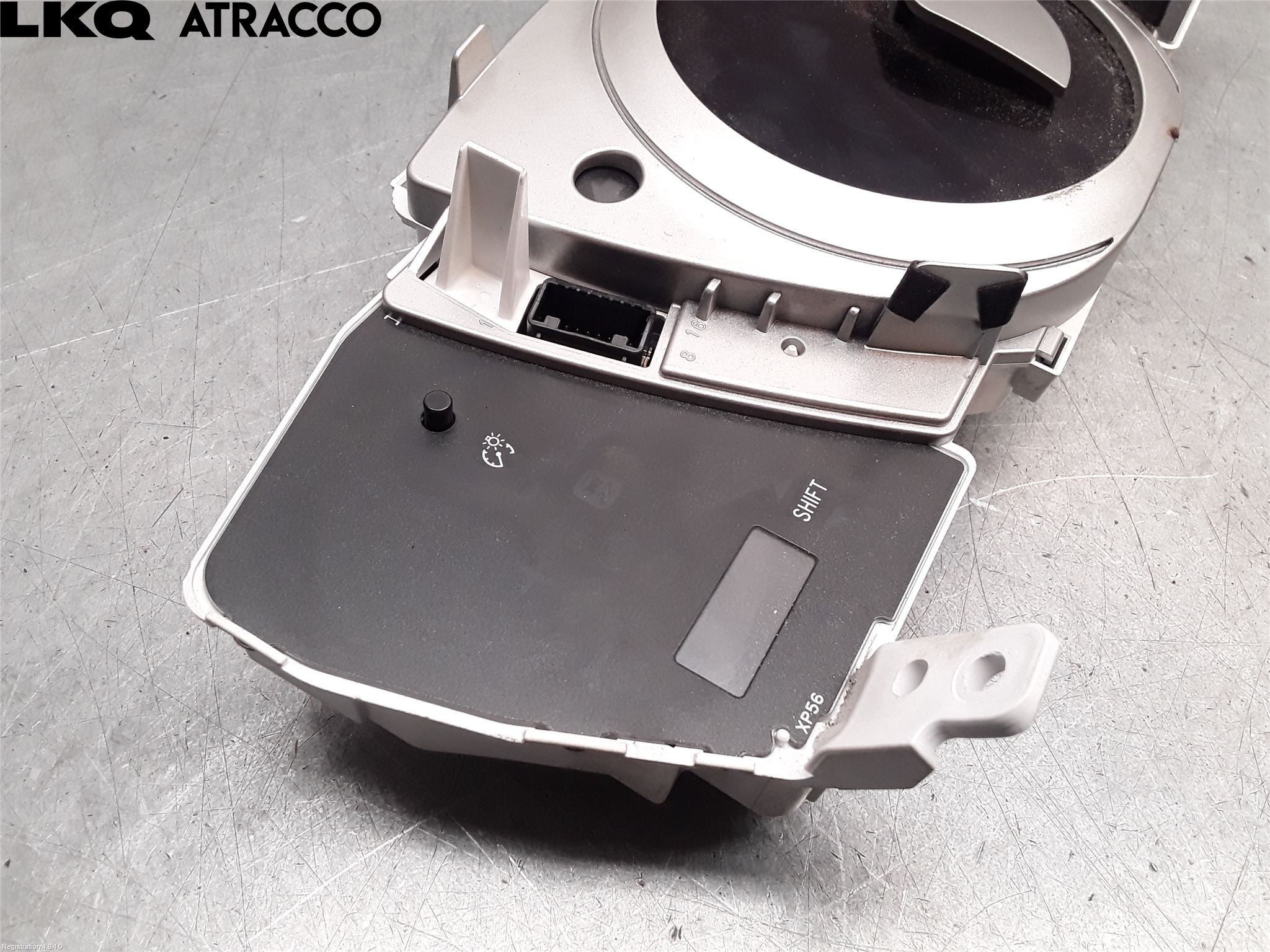 Toyota URBAN CRUISER Instrumentkonsoll Midt