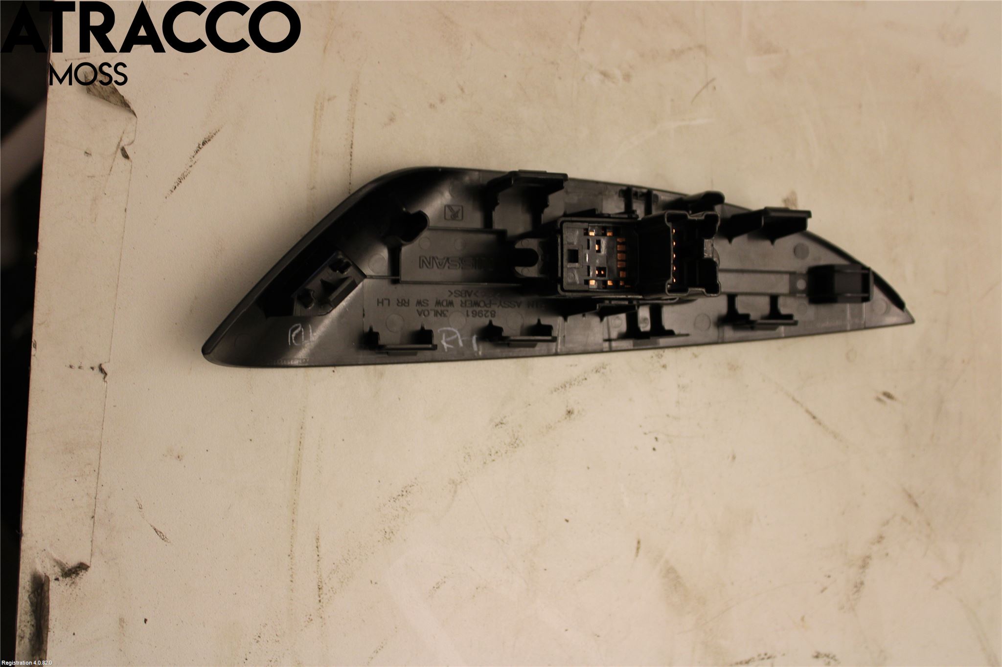 Nissan LEAF 11-17 Bryter Vindusheis