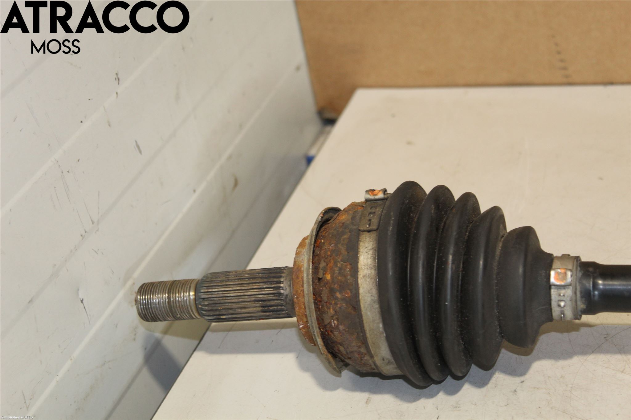 Toyota YARIS XP130 15-20 Drivaksel Foran Kompl Venstre