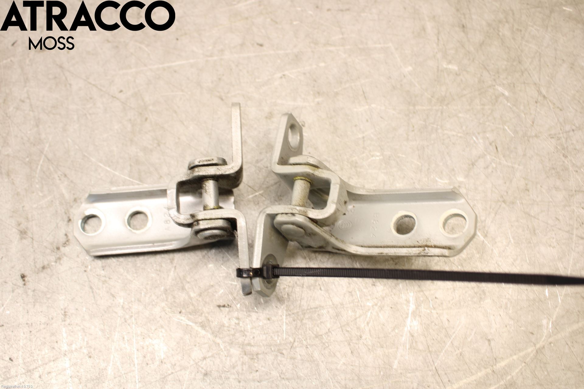 Mitsubishi OUTLANDER 13-21 Dørhengsel