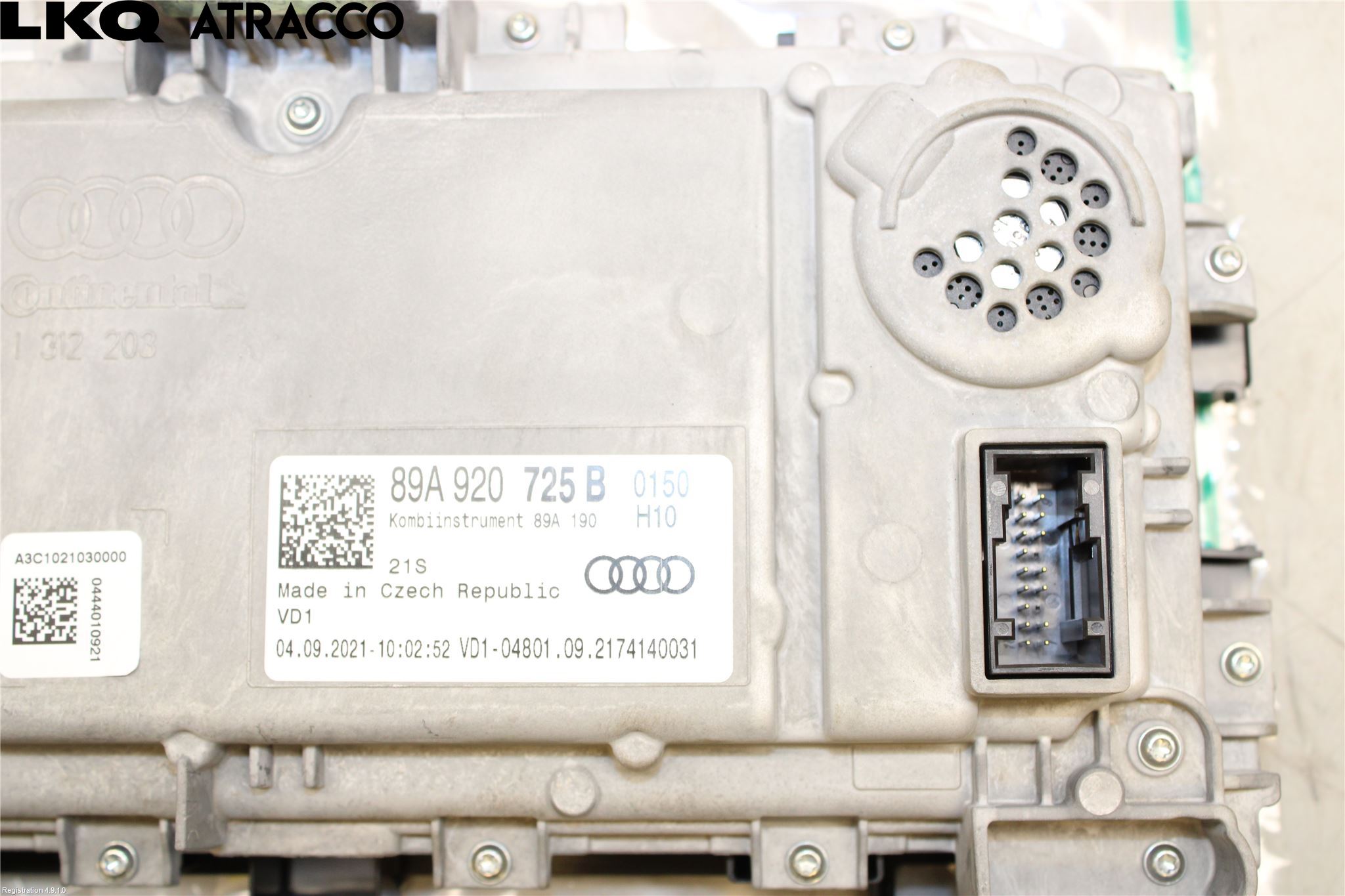 Audi Q4 E-TRON FZ 22- Instrumentkonsoll Midt