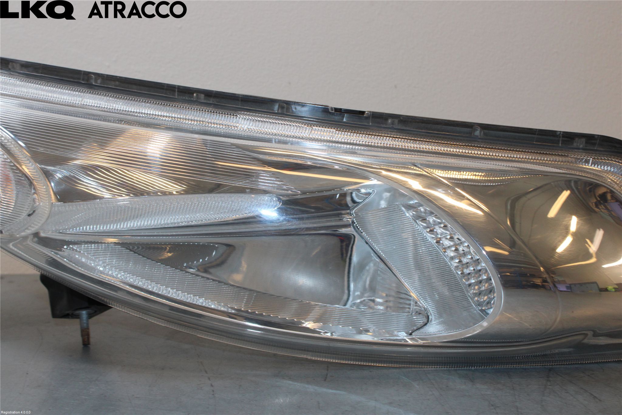 Nissan JUKE 10-14 Frontlykt Venstre