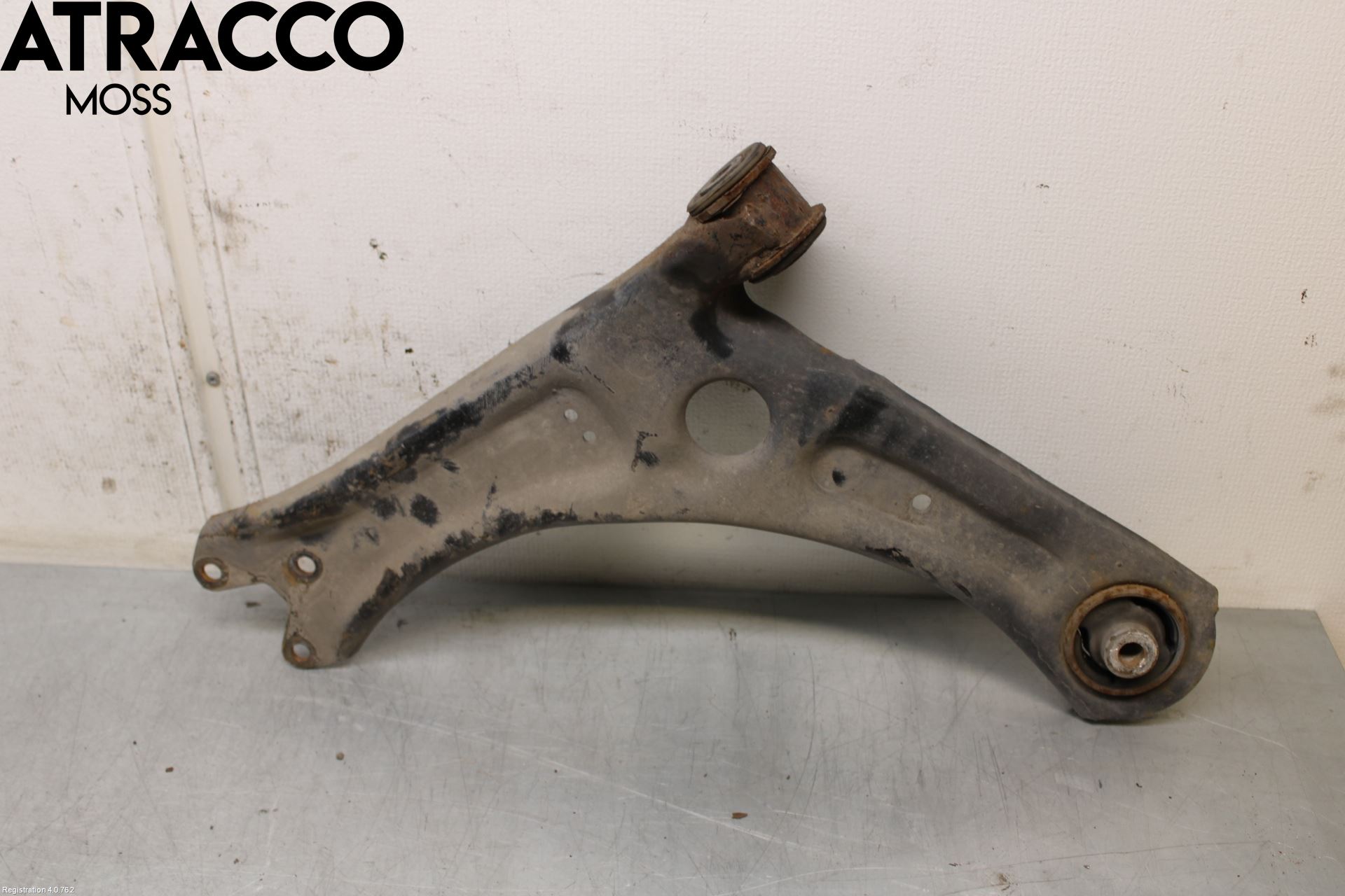 Volkswagen VW CADDY 11-15 Bærearm Foran Høyre Nedre