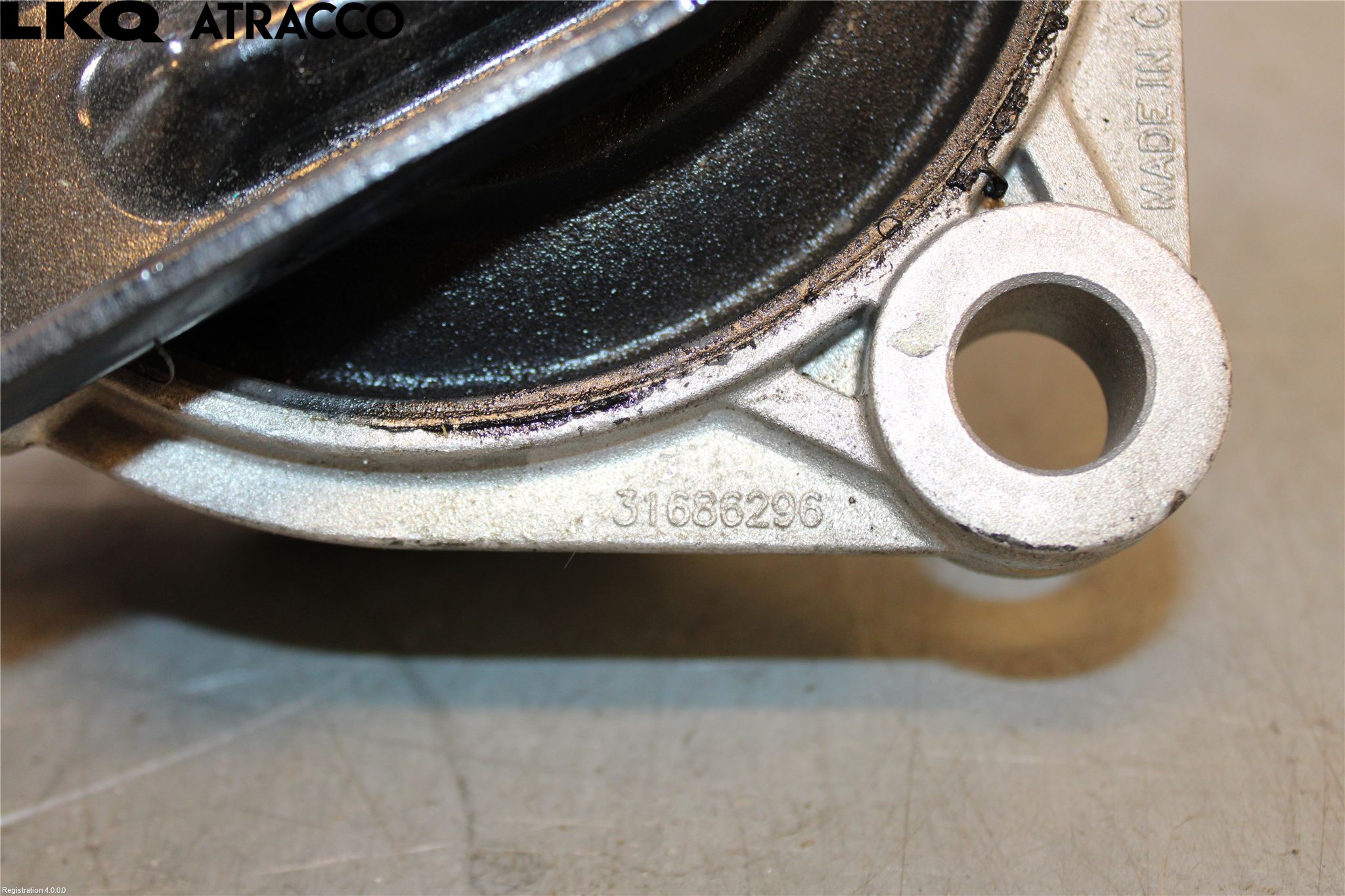 Volvo EX40 25- Motor Feste Gummi