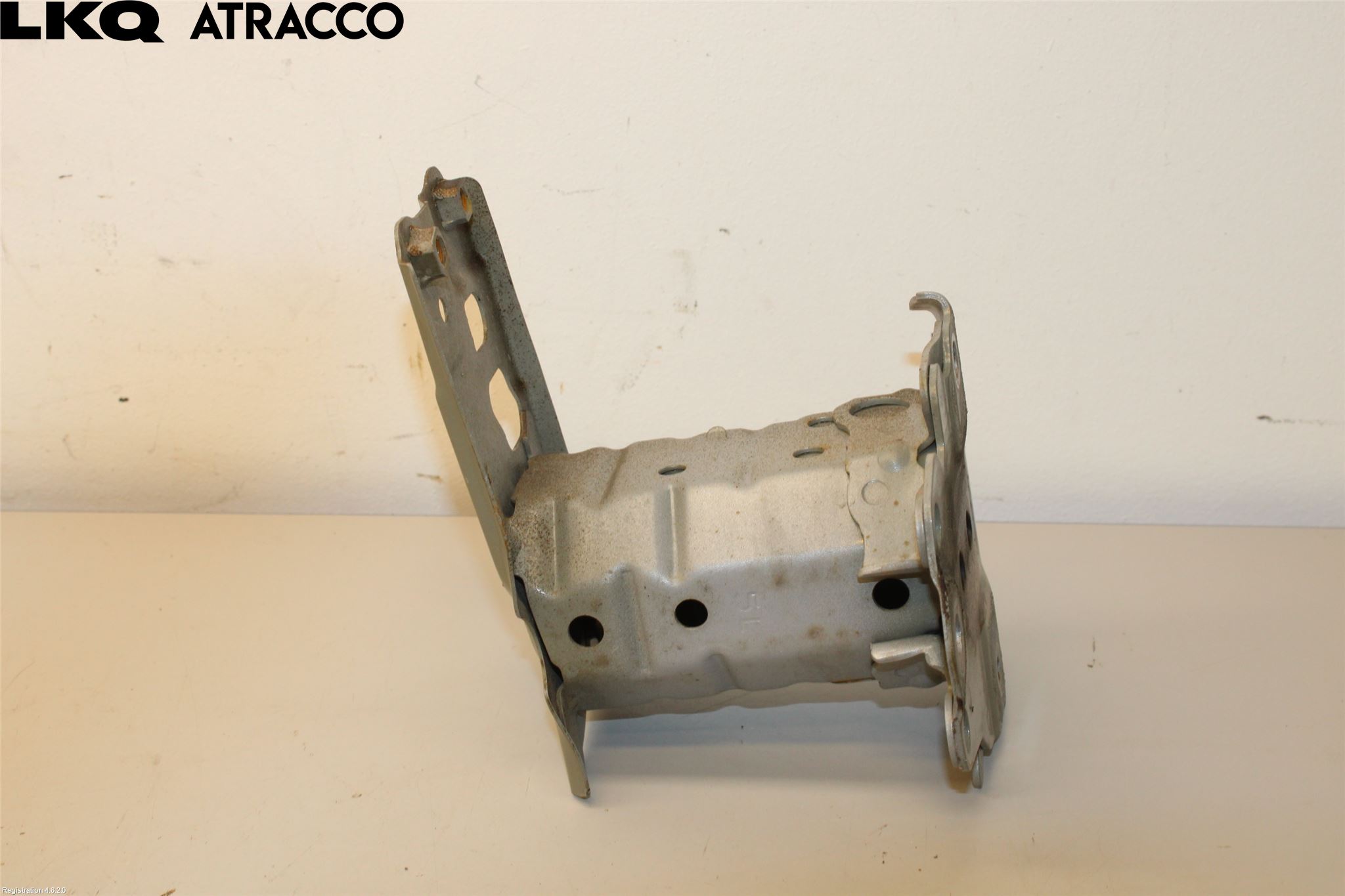 Toyota AURIS 13-19 Støtfangerfeste Bak Venstre