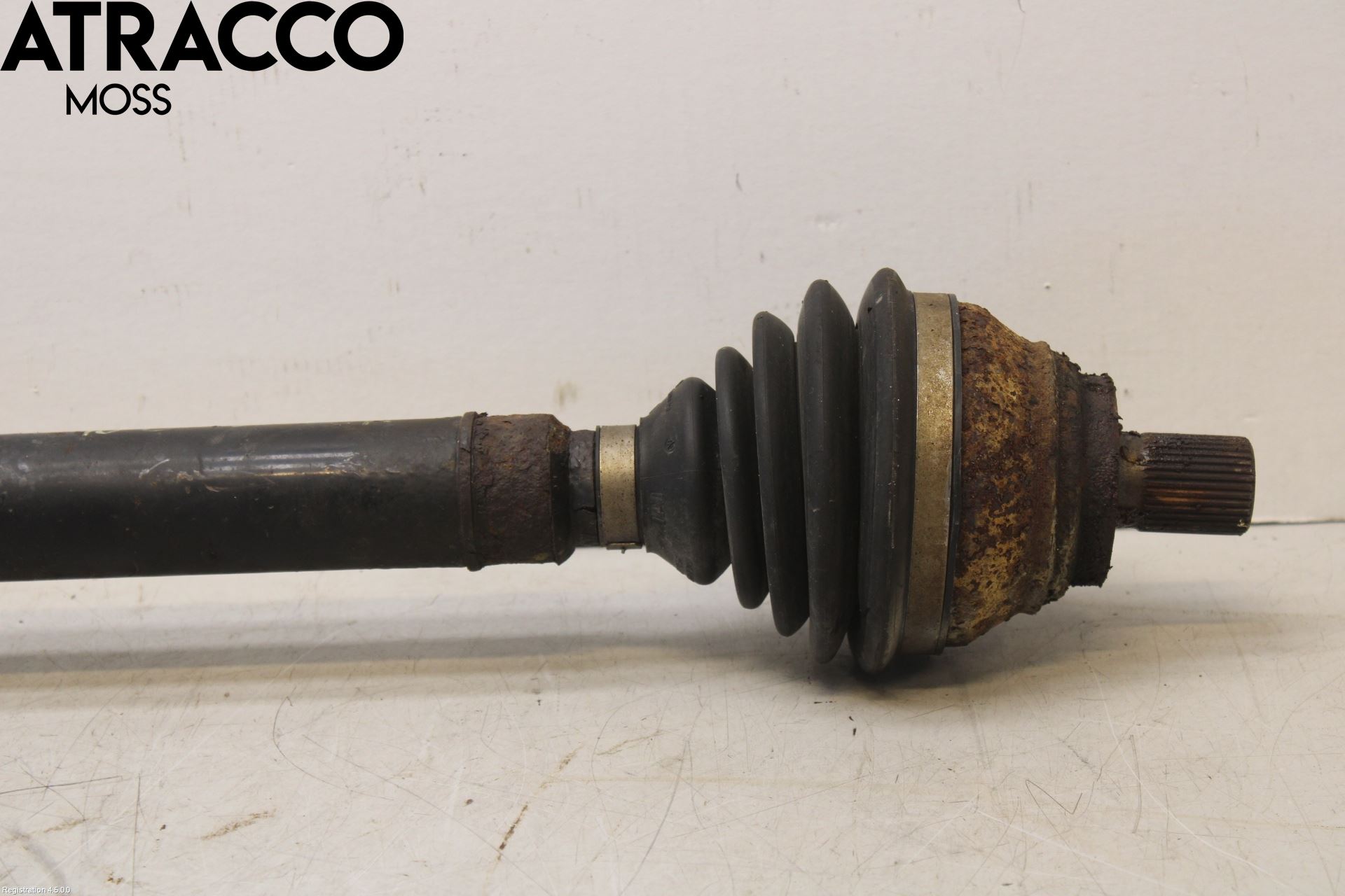 Volkswagen VW CADDY      04-10 Drivaksel Foran Kompl Høyre