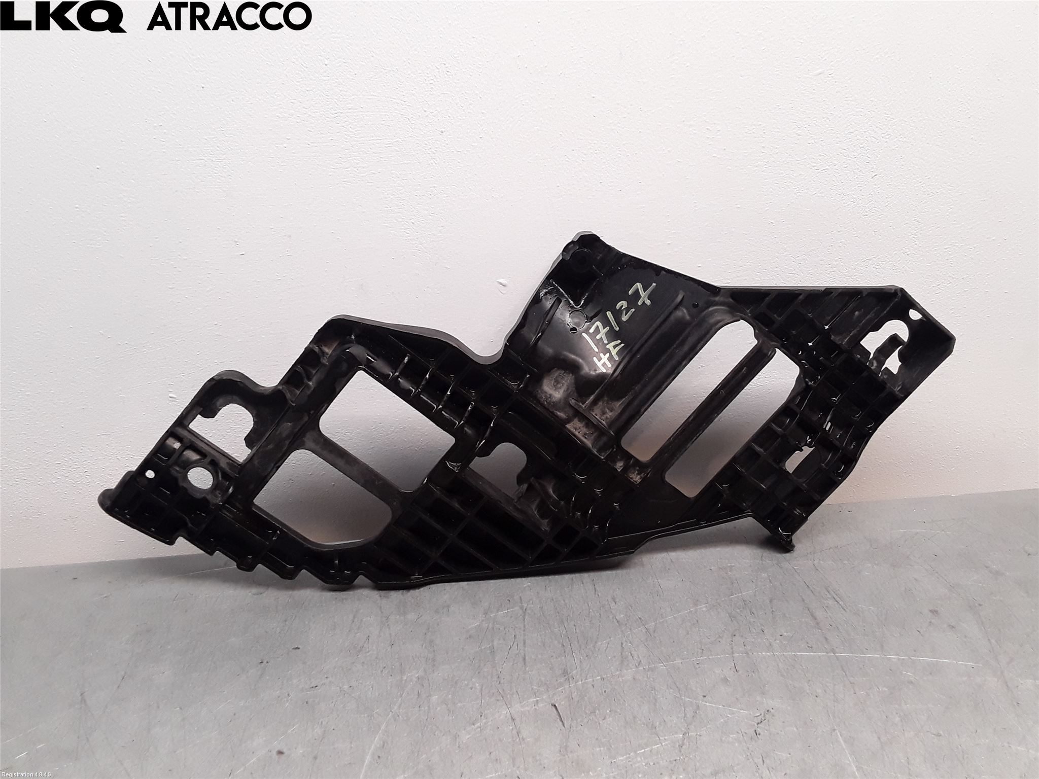 Volkswagen VW GOLF VI 09-13 Støtfanger Foran Feste