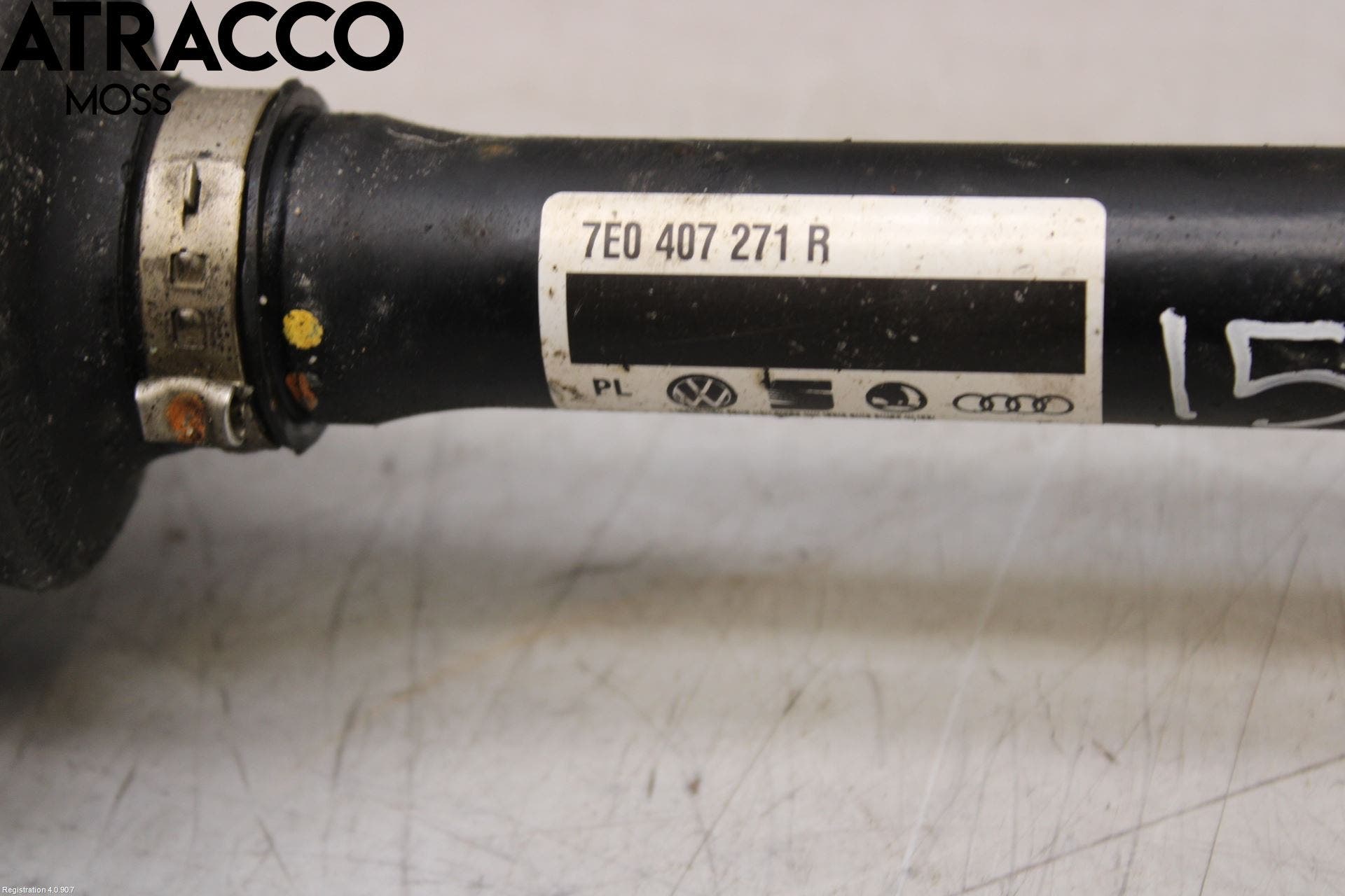 Volkswagen VW TRANSP/CARAVELLE (T5) 04-15 Drivaksel Foran Kompl Venstre