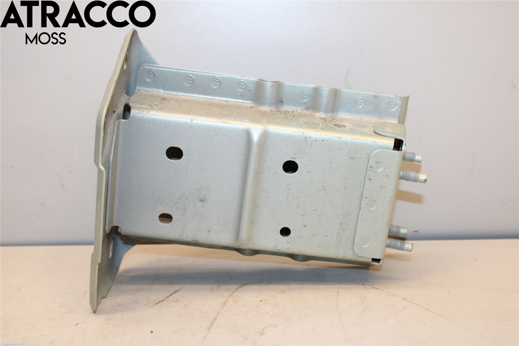 Nissan LEAF 18- Støtfanger Foran Feste