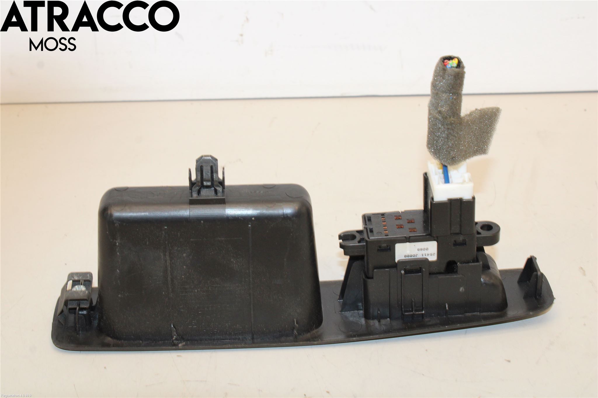 Nissan QASHQAI   07-10 Bryter Vindusheis