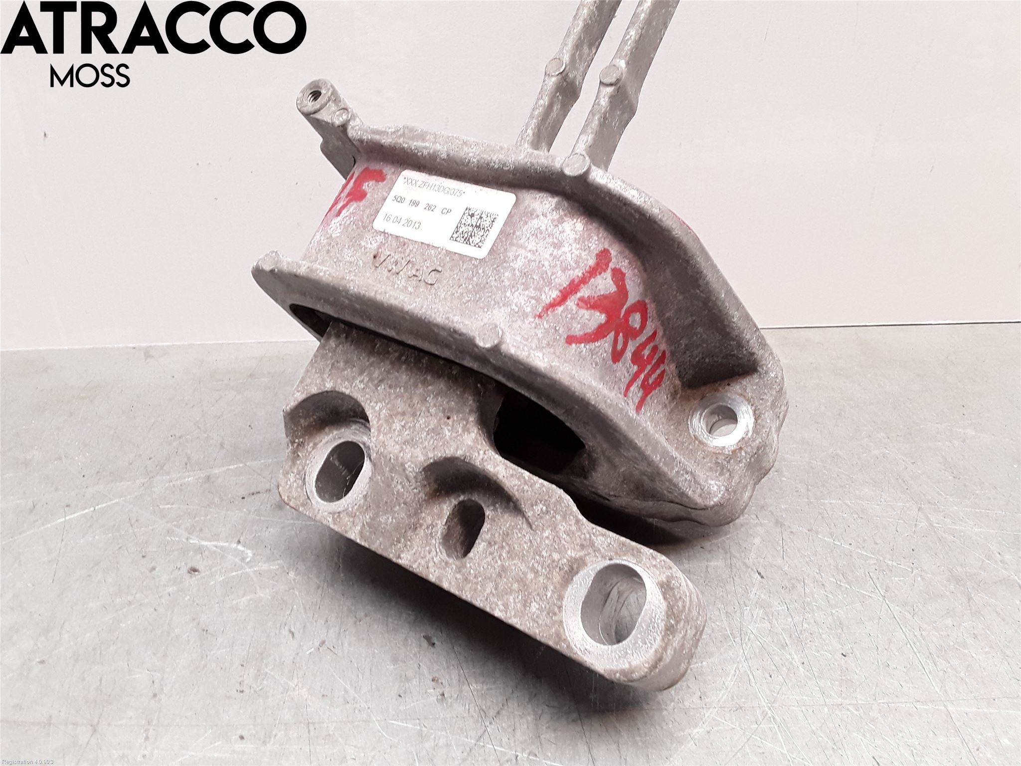 Volkswagen VW GOLF / E-GOLF VII 13-20 Motor Feste Gummi