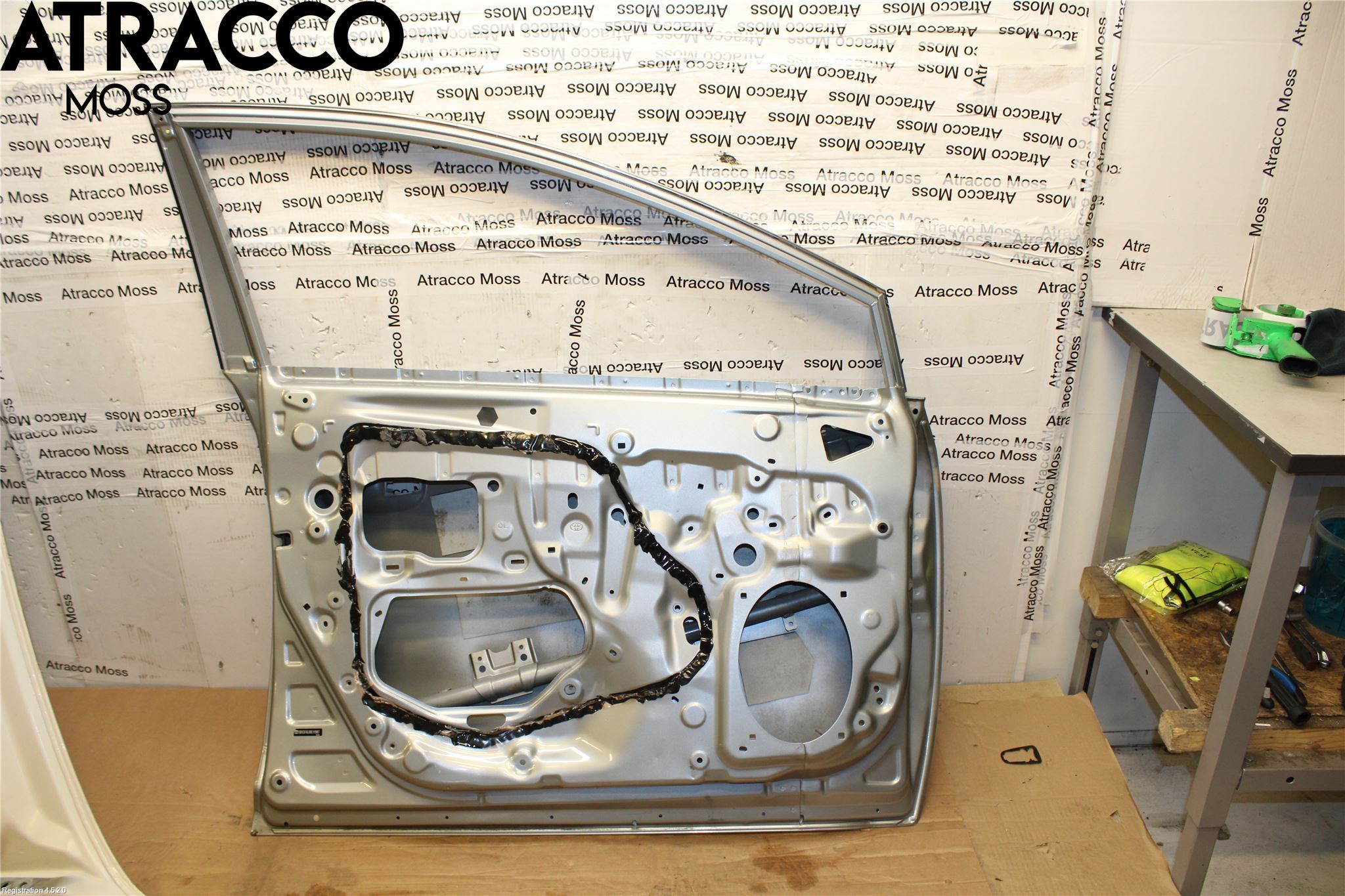 Toyota AVENSIS 09-15 Dør 4D Foran Venstre