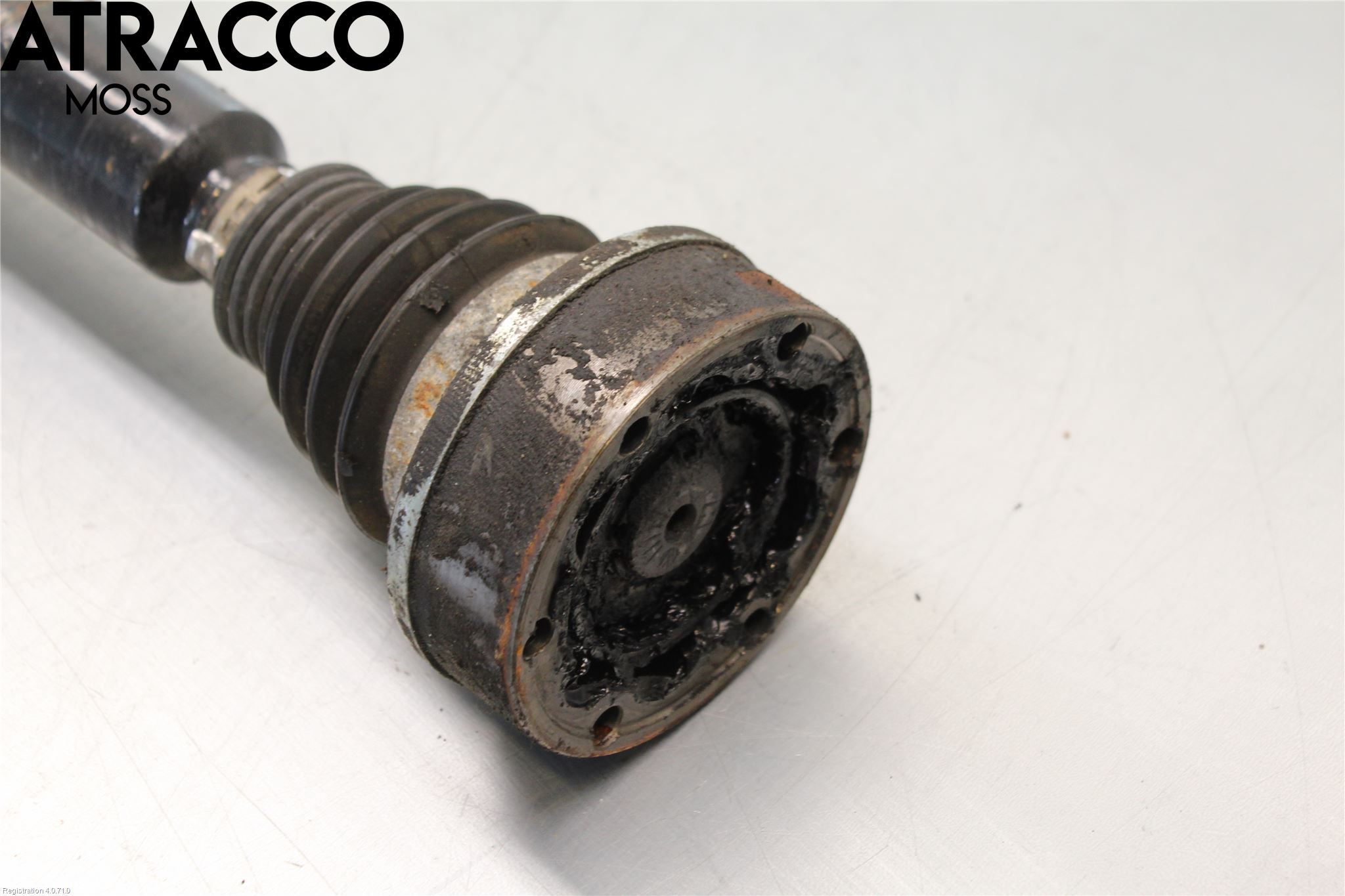 Volkswagen VW PASSAT 05-11 Drivaksel Foran Kompl Høyre