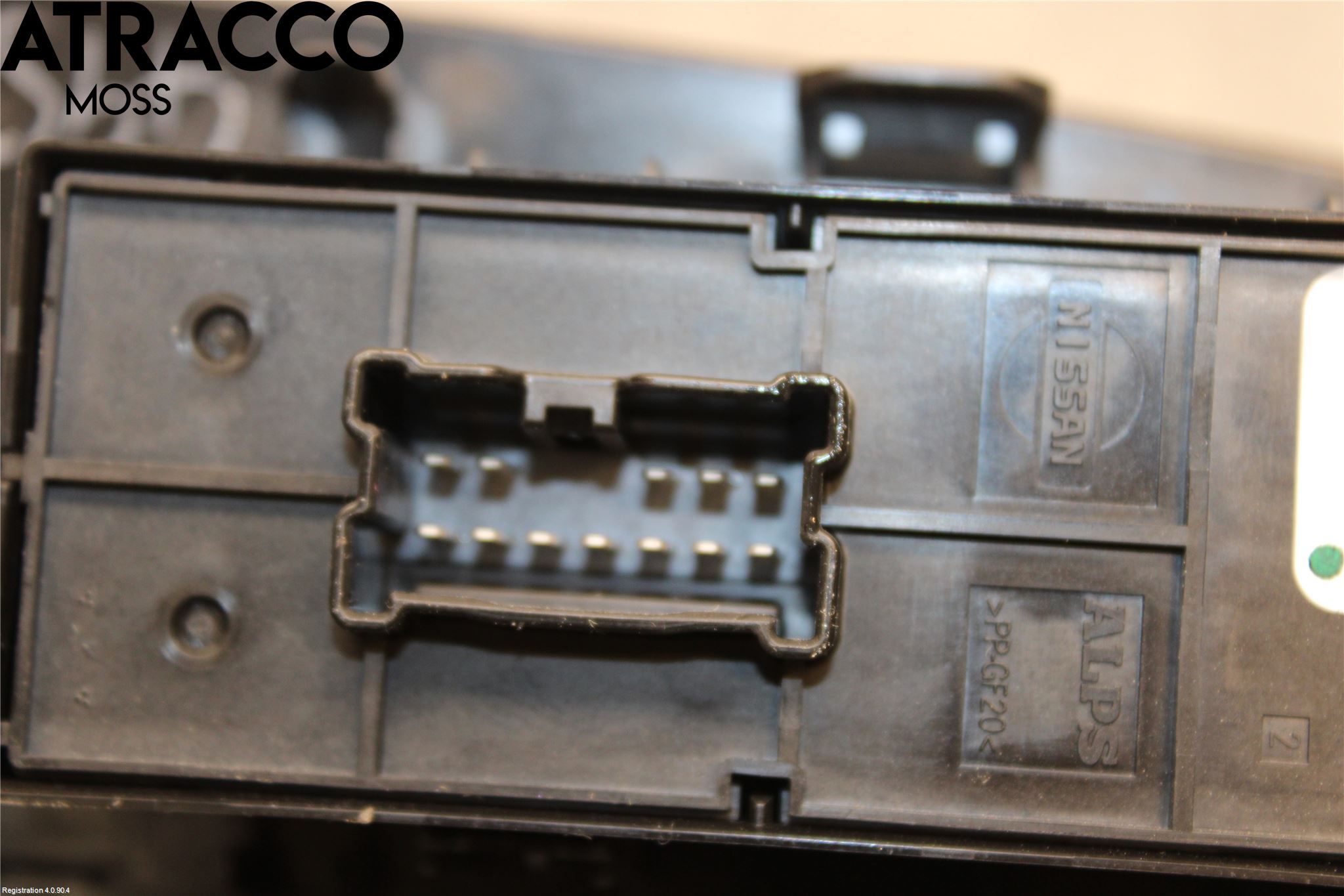 Nissan LEAF 18- Bryter Vindusheis