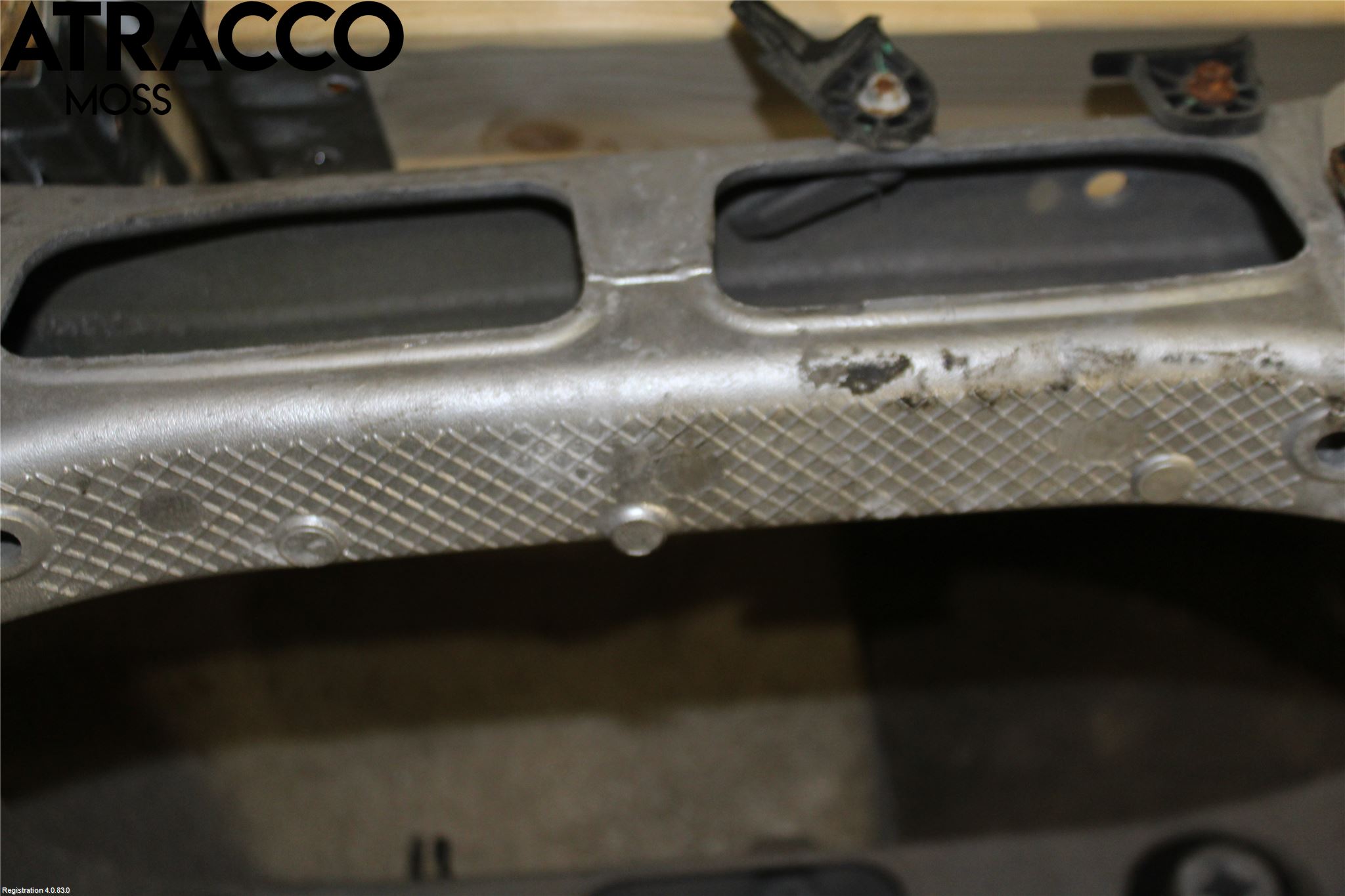 Volvo XC40/RECHARGE 18- Bakaksel Feste Travers-Ramme