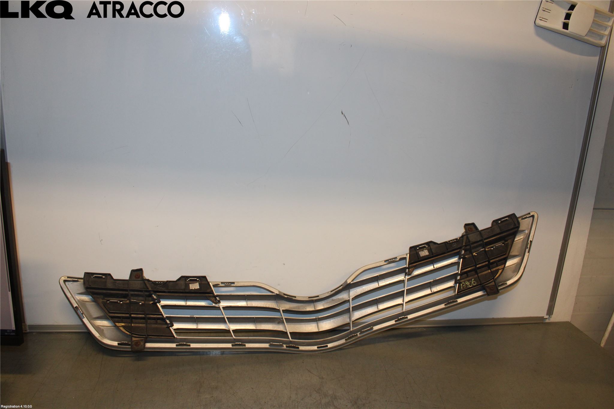 Toyota VERSO 09-18 Grill Komplett