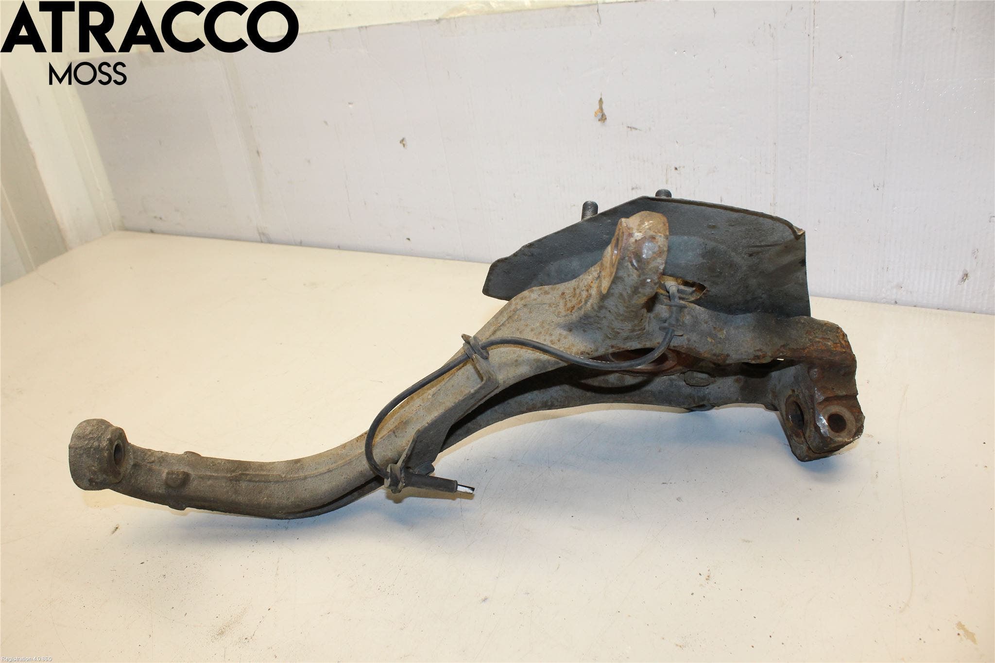 Nissan NAVARA 05-16 Spindel Vf