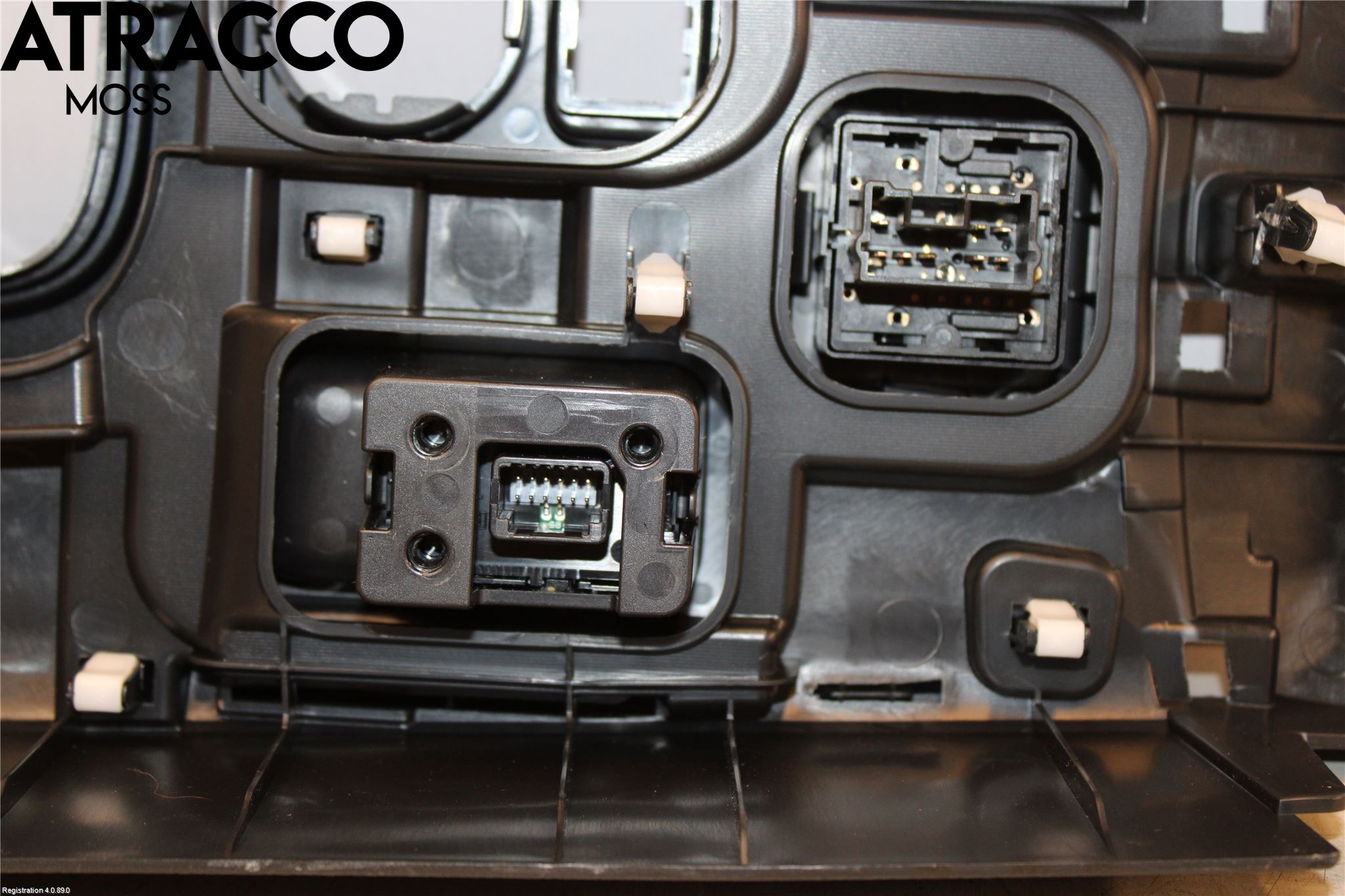 Mitsubishi OUTLANDER 13-21 Innr Konsoll-Lomme