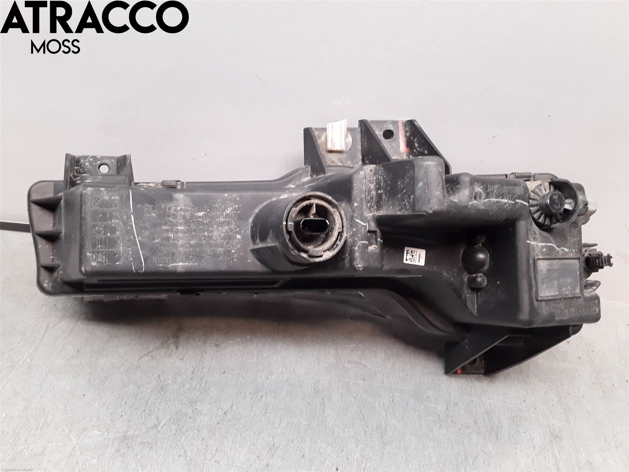 Tesla MODEL 3 17- Frontlykt-Kurve-Tåkelys