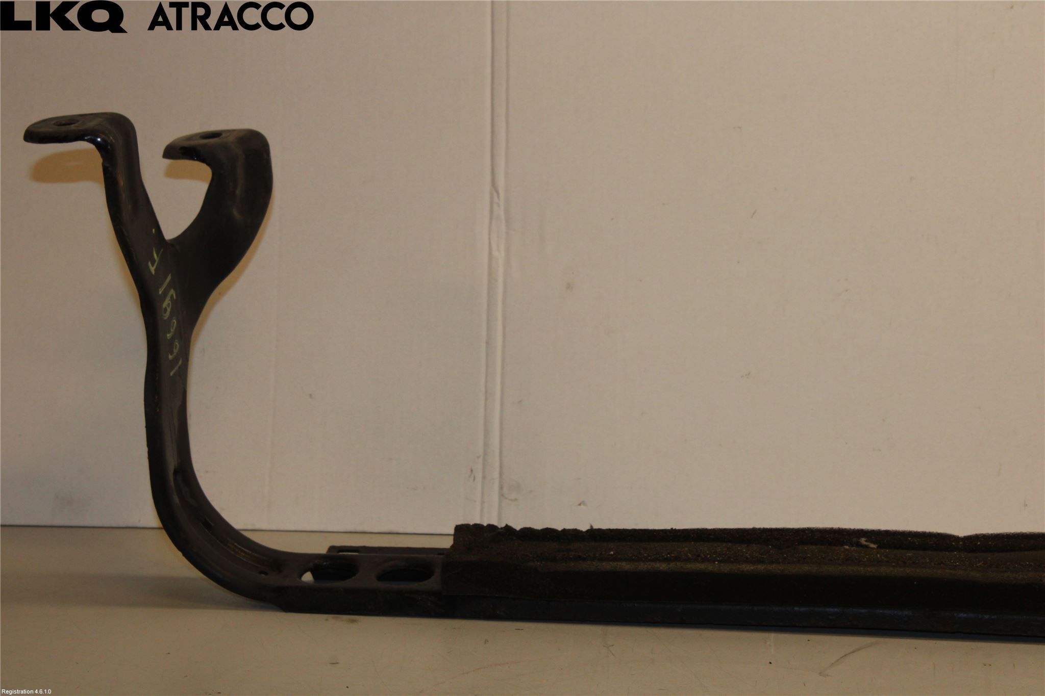 Ford KUGA 08-12 Radiator Feste - Ramme - Bjelk