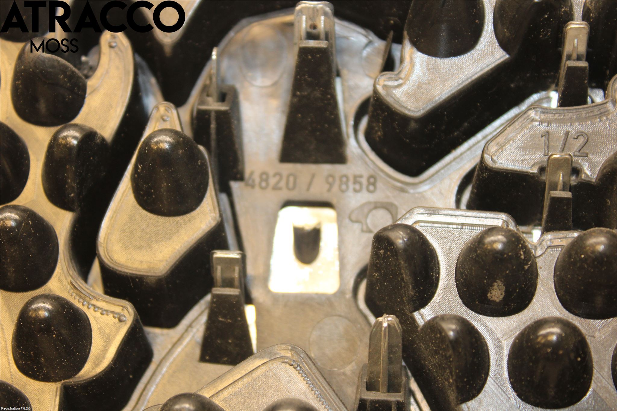 Peugeot 3008 09-16 Emblem