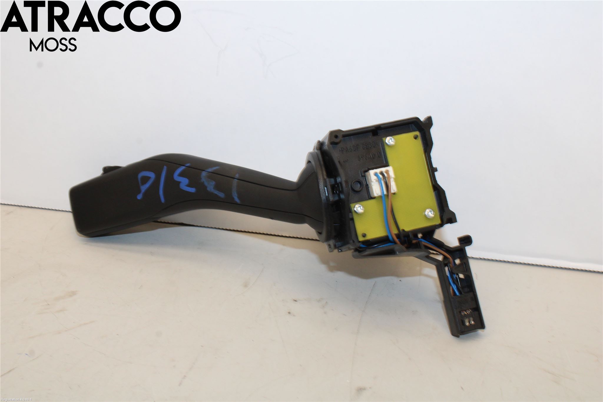 Volkswagen VW GOLF VI 09-13 Bryter Ratt Visker - Spyler