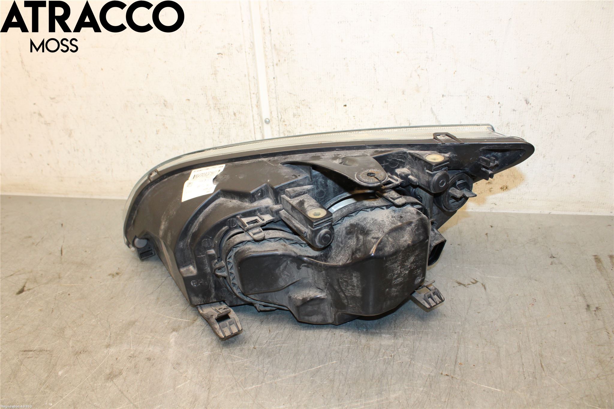 Ford FOCUS     04-07 Frontlykt Høyre