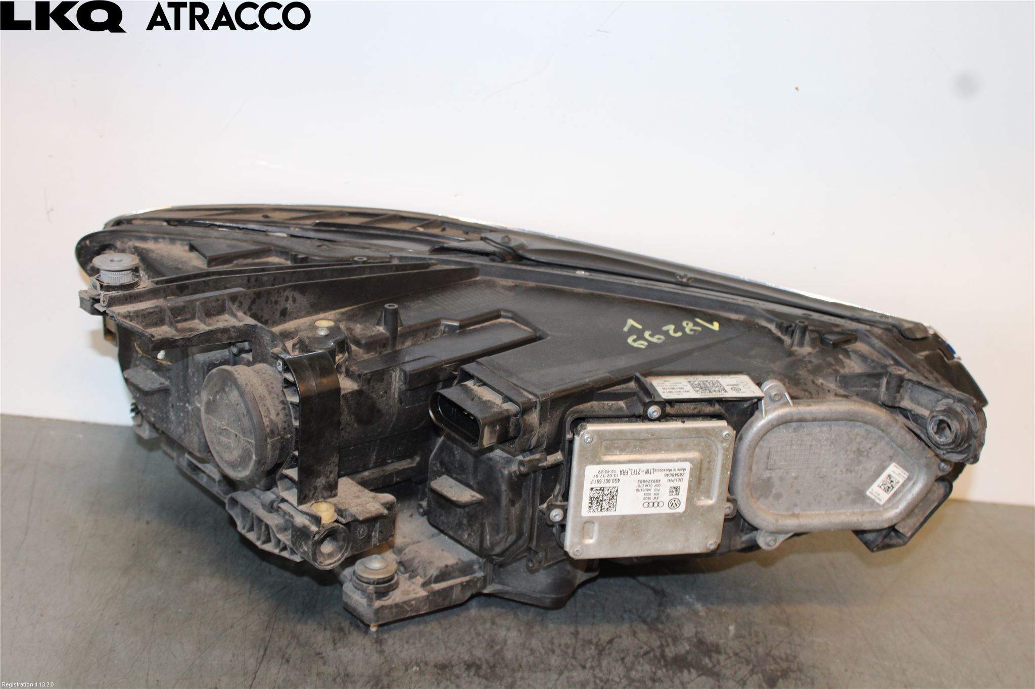 Volkswagen VW PASSAT 15-19 Frontlykt Venstre