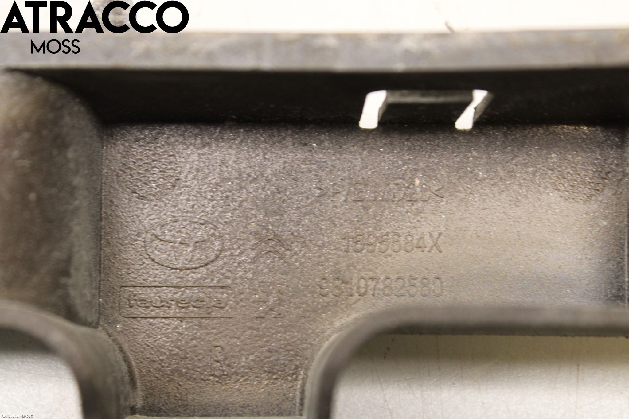 Opel VIVARO 20- Støtfanger Bak Feste