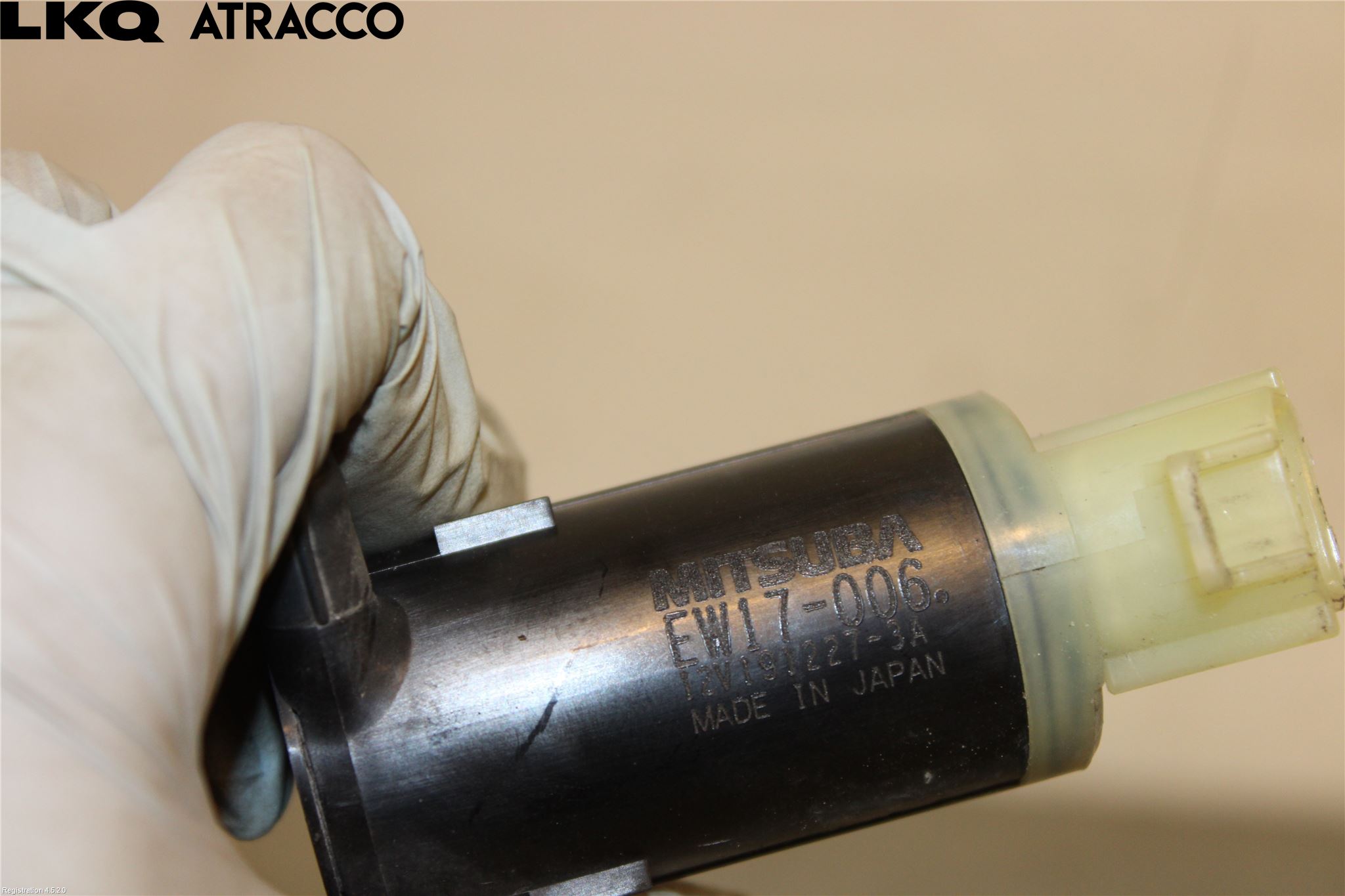 Suzuki SWIFT 17-24 Spylerpumpe Frontrute