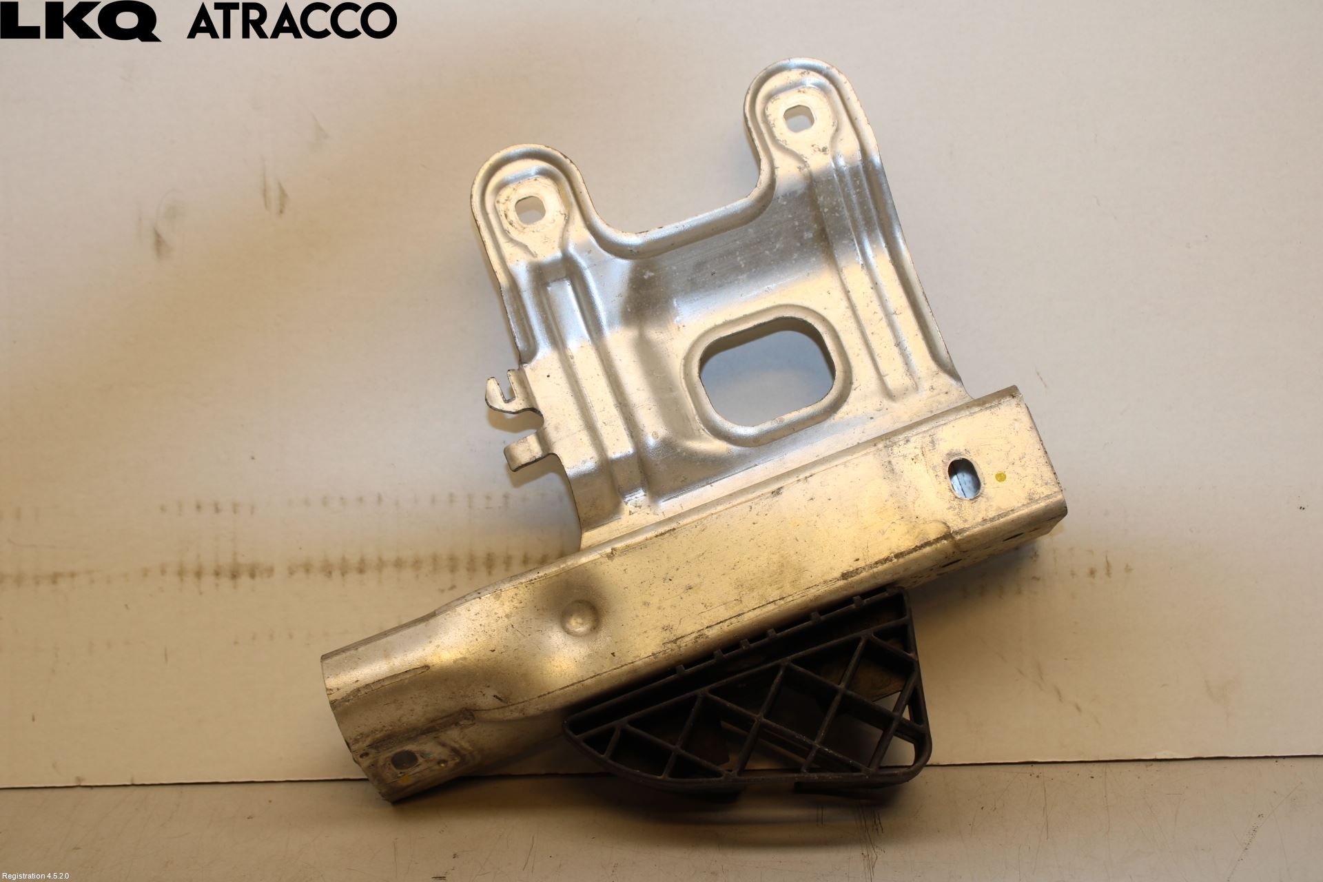 BMW 1 F20/F21 11-19 Støtfanger Foran Feste