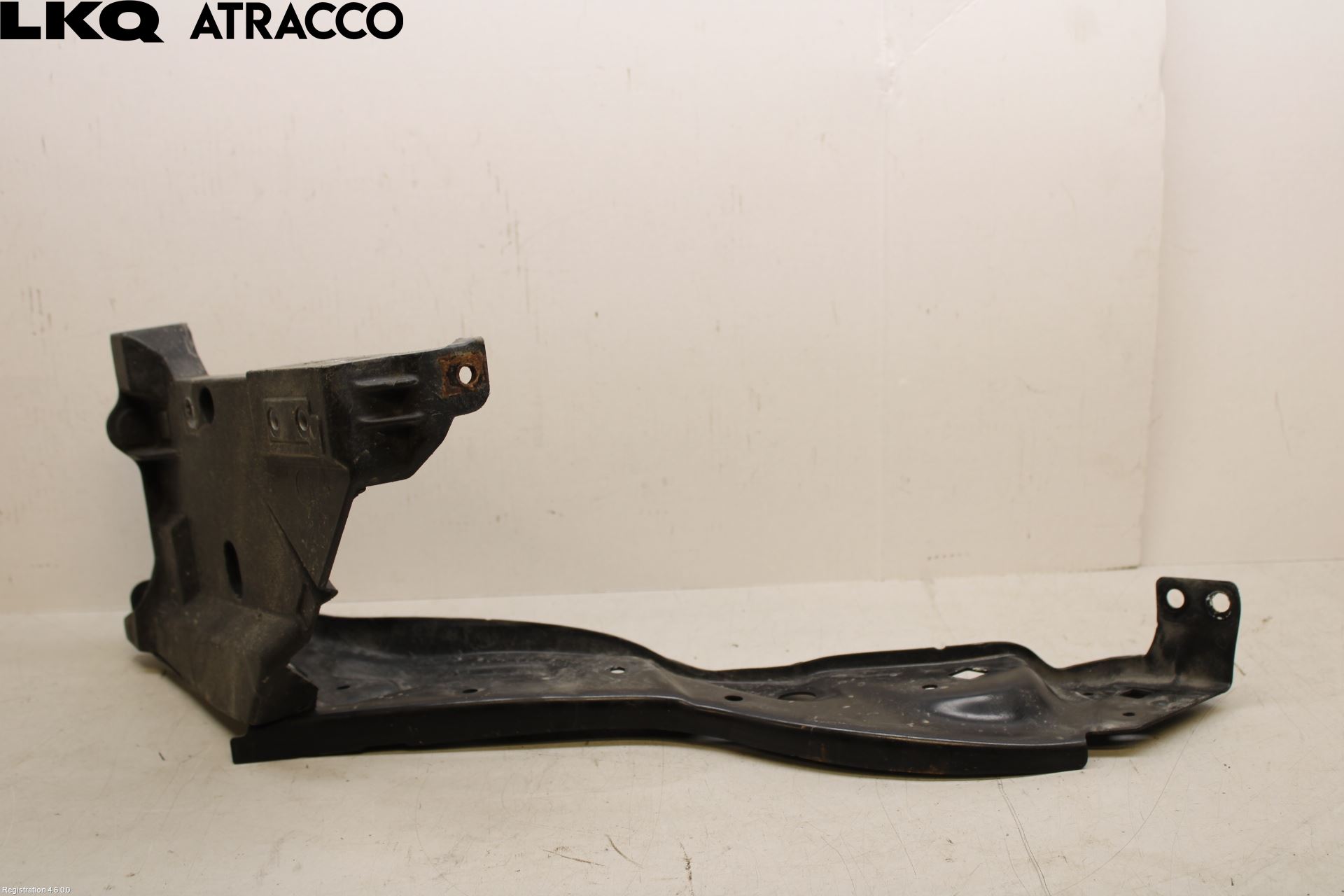 Mercedes-Benz MB E-KLASS (W212) 09-16 Frontlykt Holder-Feste