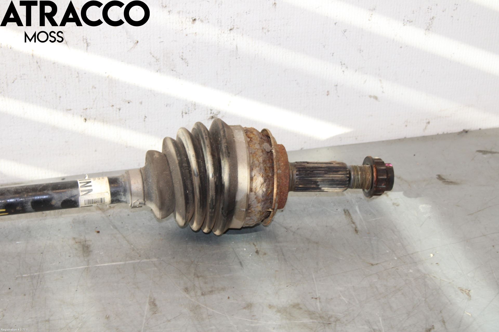 Toyota YARIS XP130 12-14 Drivaksel Foran Kompl Høyre