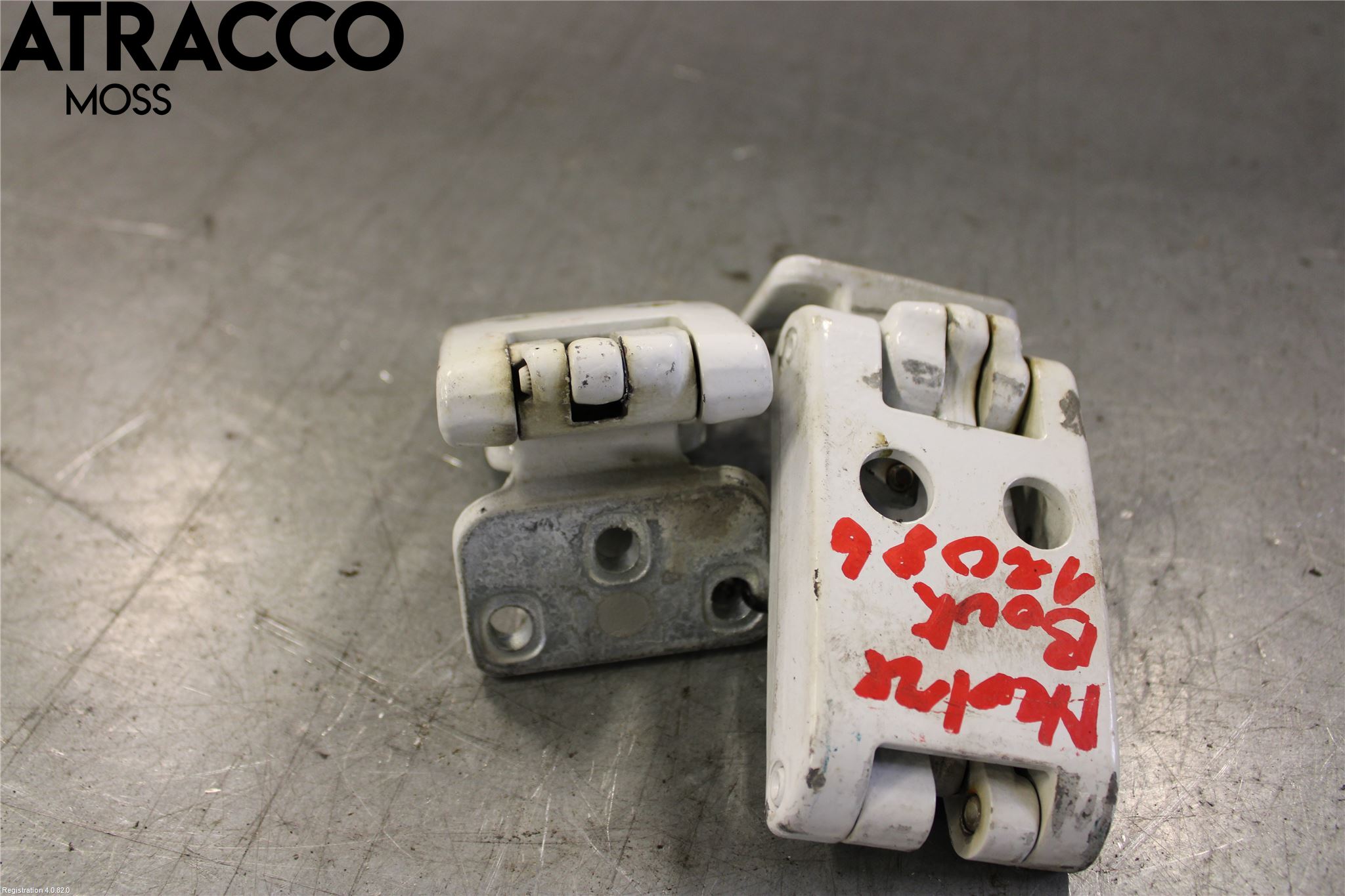 Mercedes-Benz MB SPRINTER (W906) 06-18 Dørhengsel