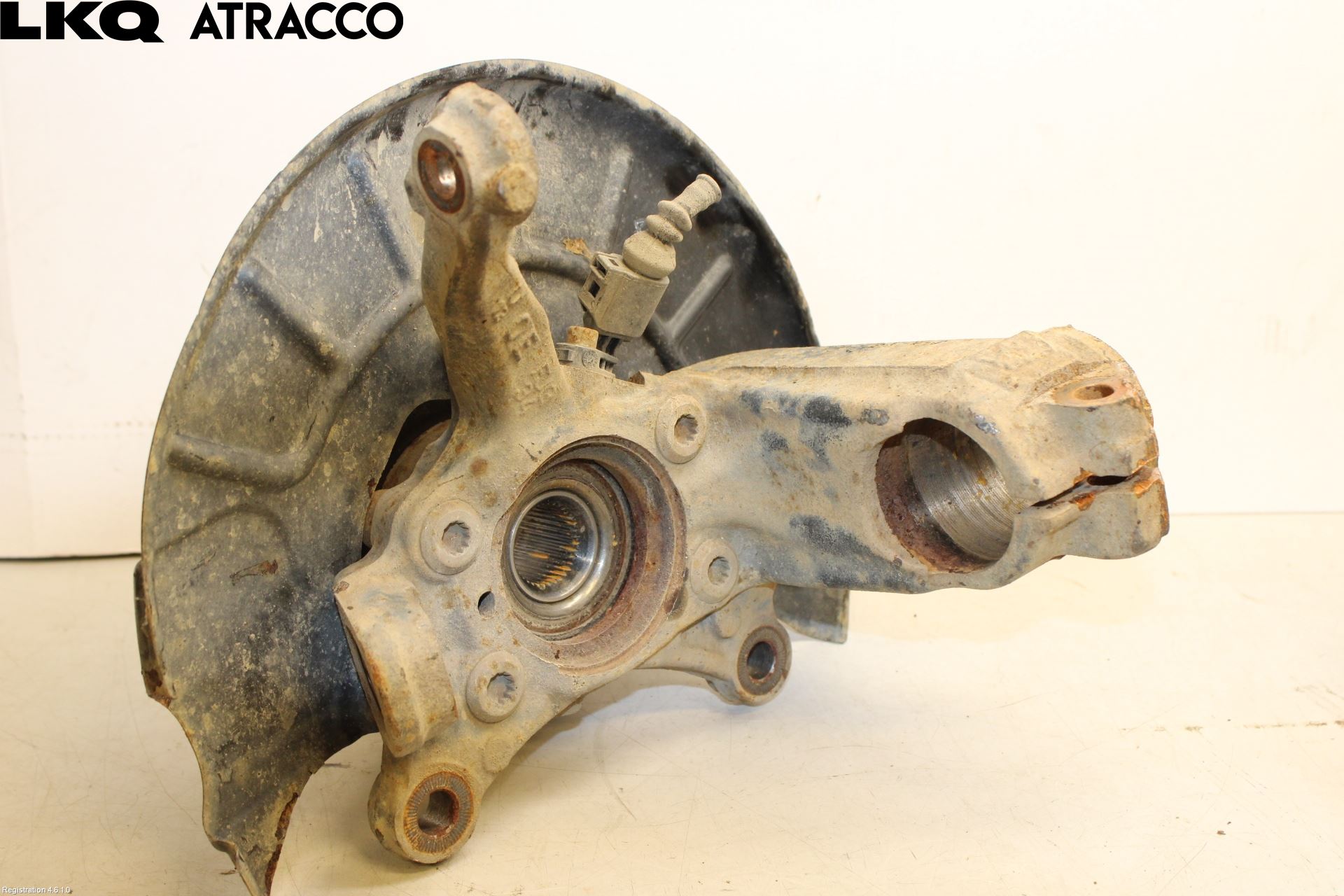 Volkswagen VW CADDY 11-15 Spindel Vf