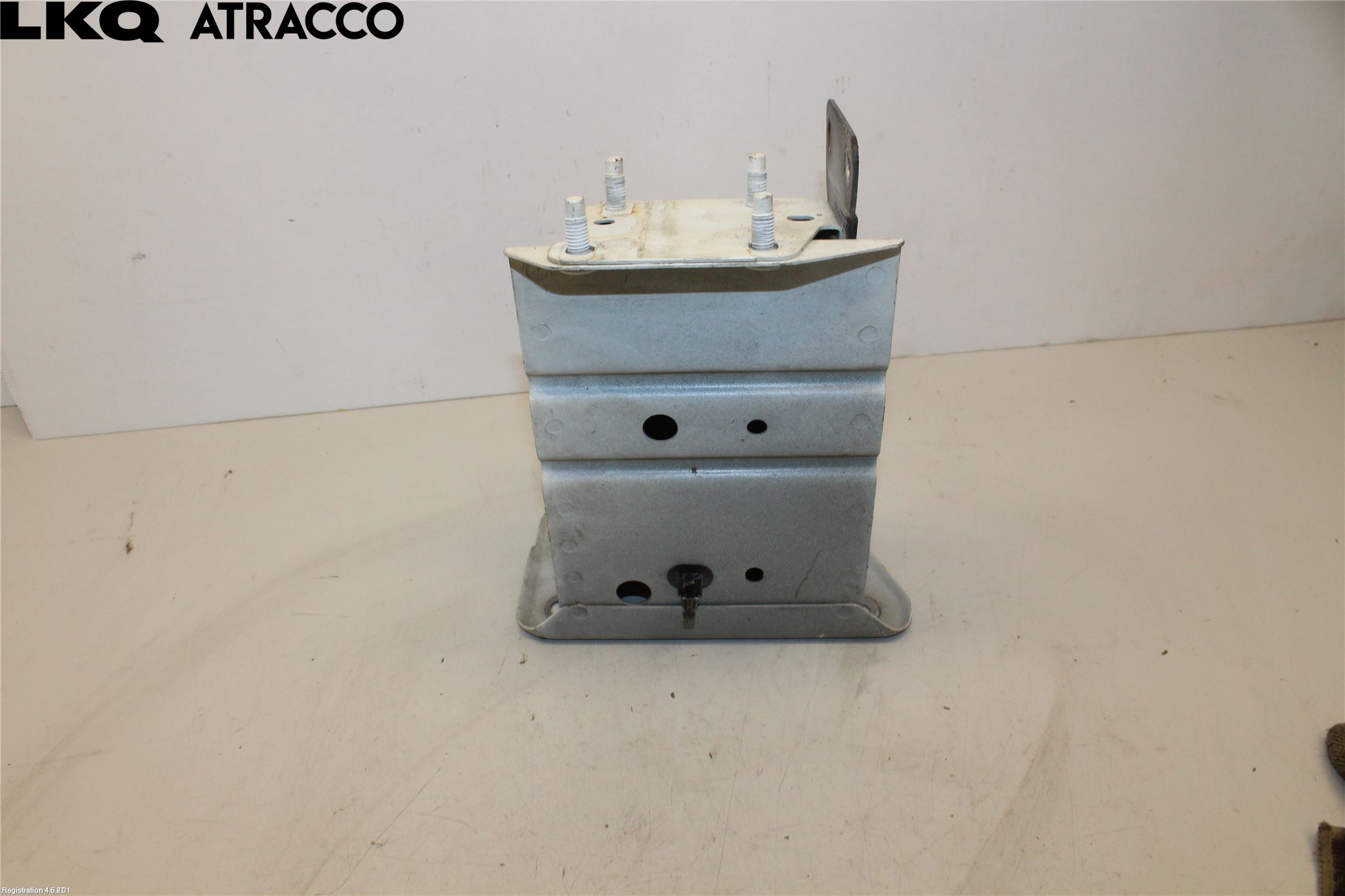 Nissan LEAF 18- Støtfanger Bak Feste