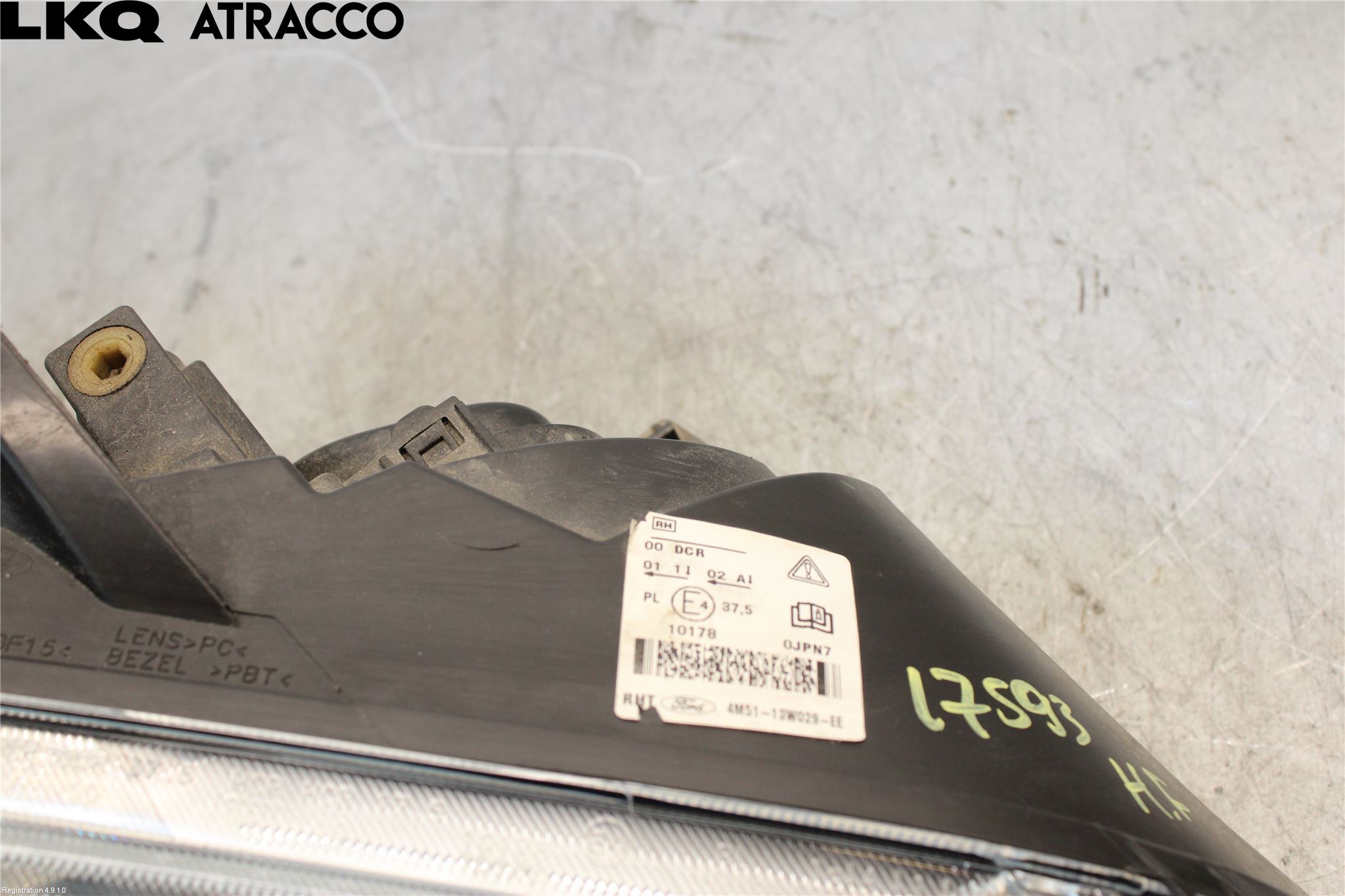 Ford FOCUS     04-07 Frontlykt Høyre