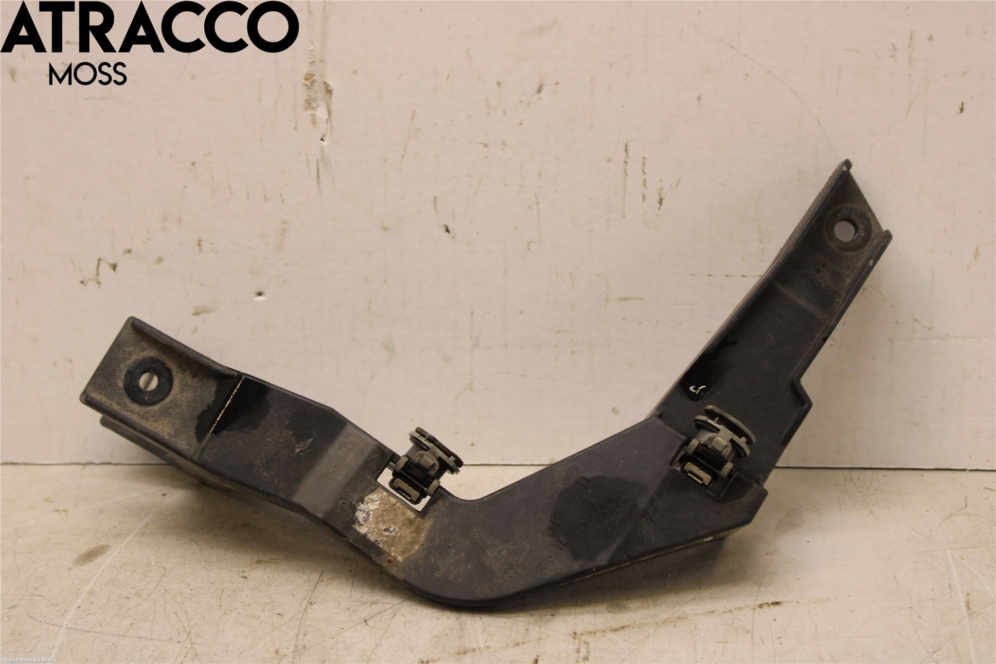 BMW i3 I01 13-22 Frontlykt Holder-Feste