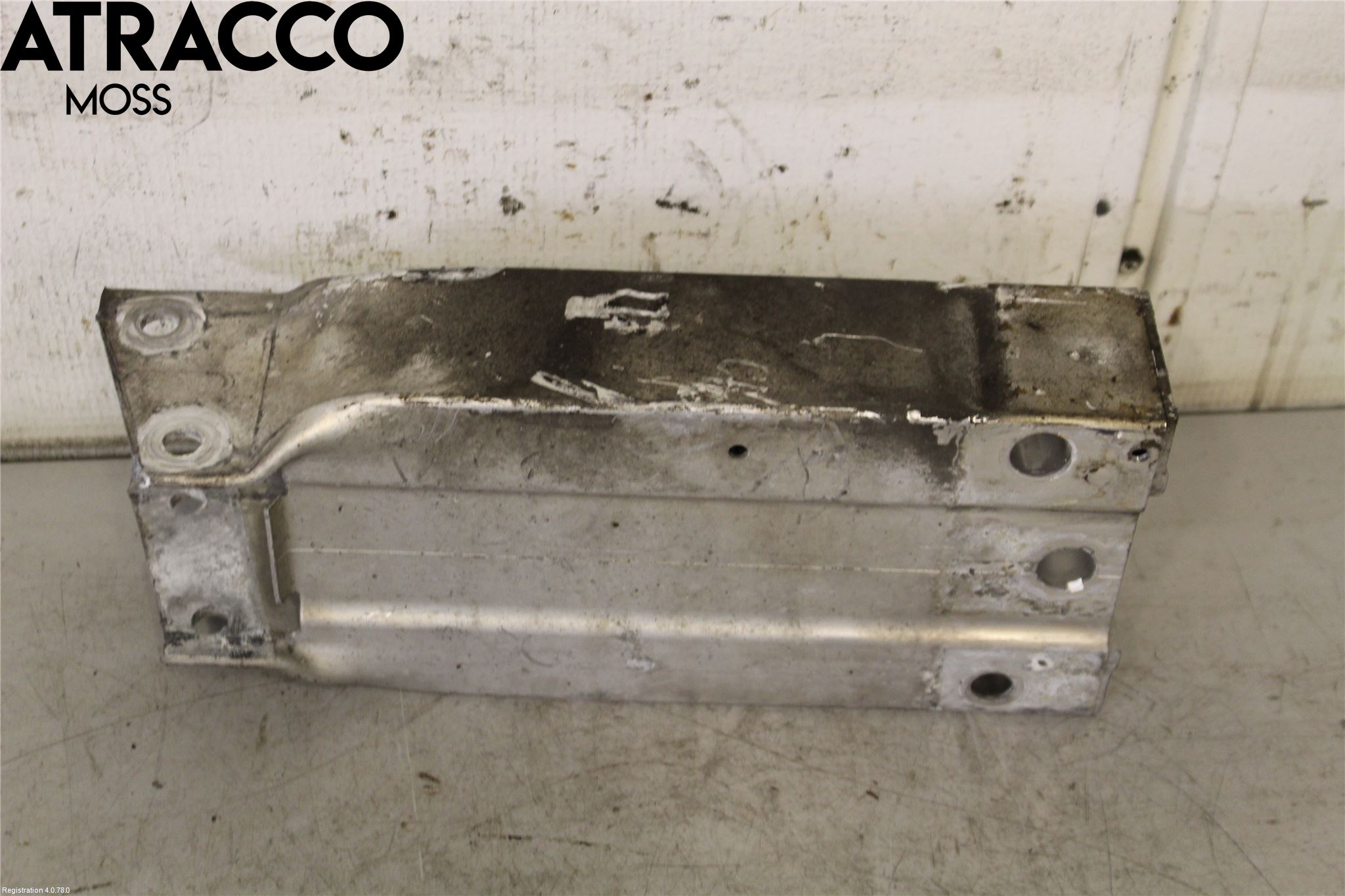 Mercedes-Benz MB E-KLASS (W212) 09-16 Støtfanger Foran Feste