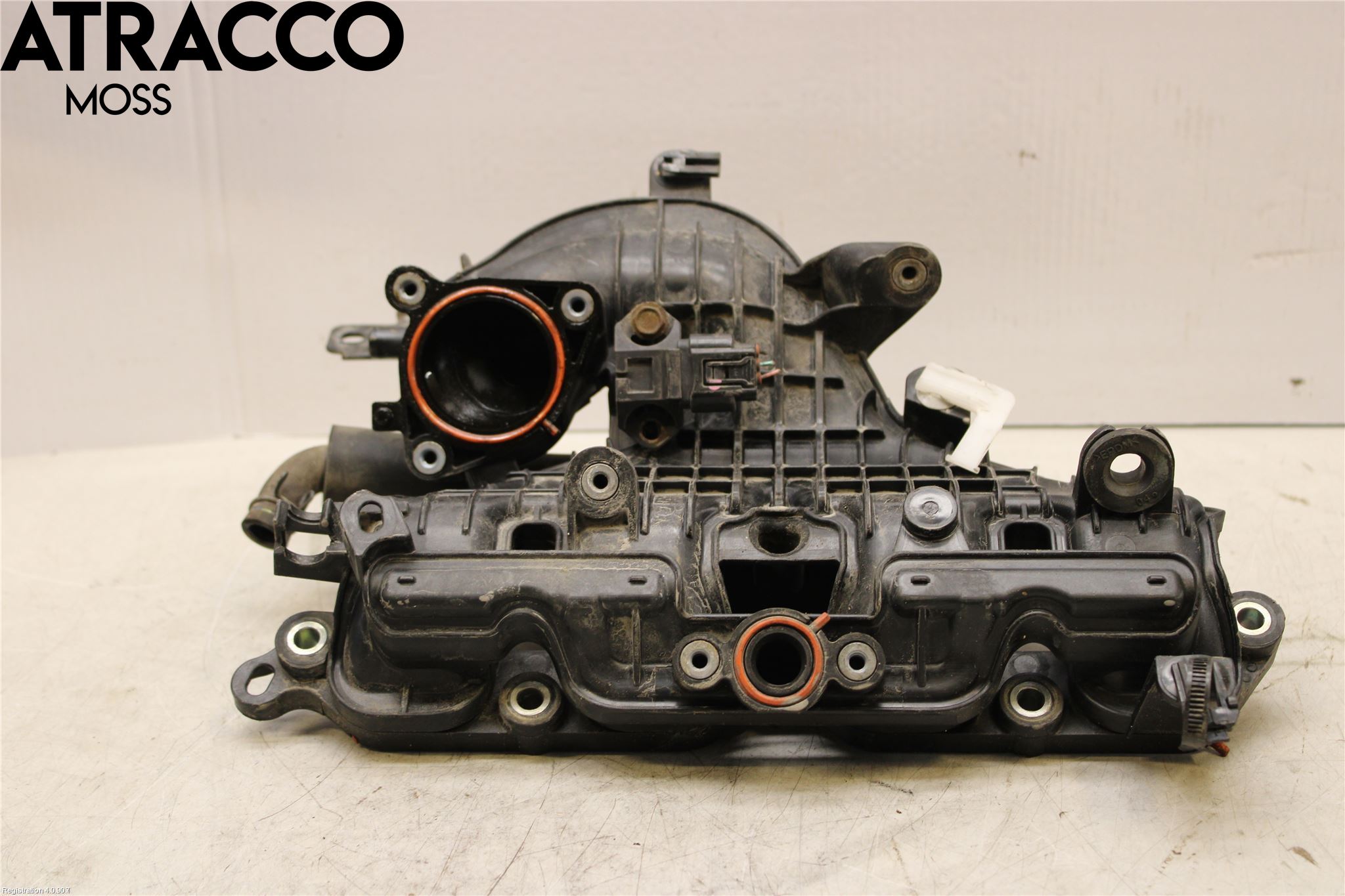 Toyota YARIS XP130 15-20 Innsugningsmanifold