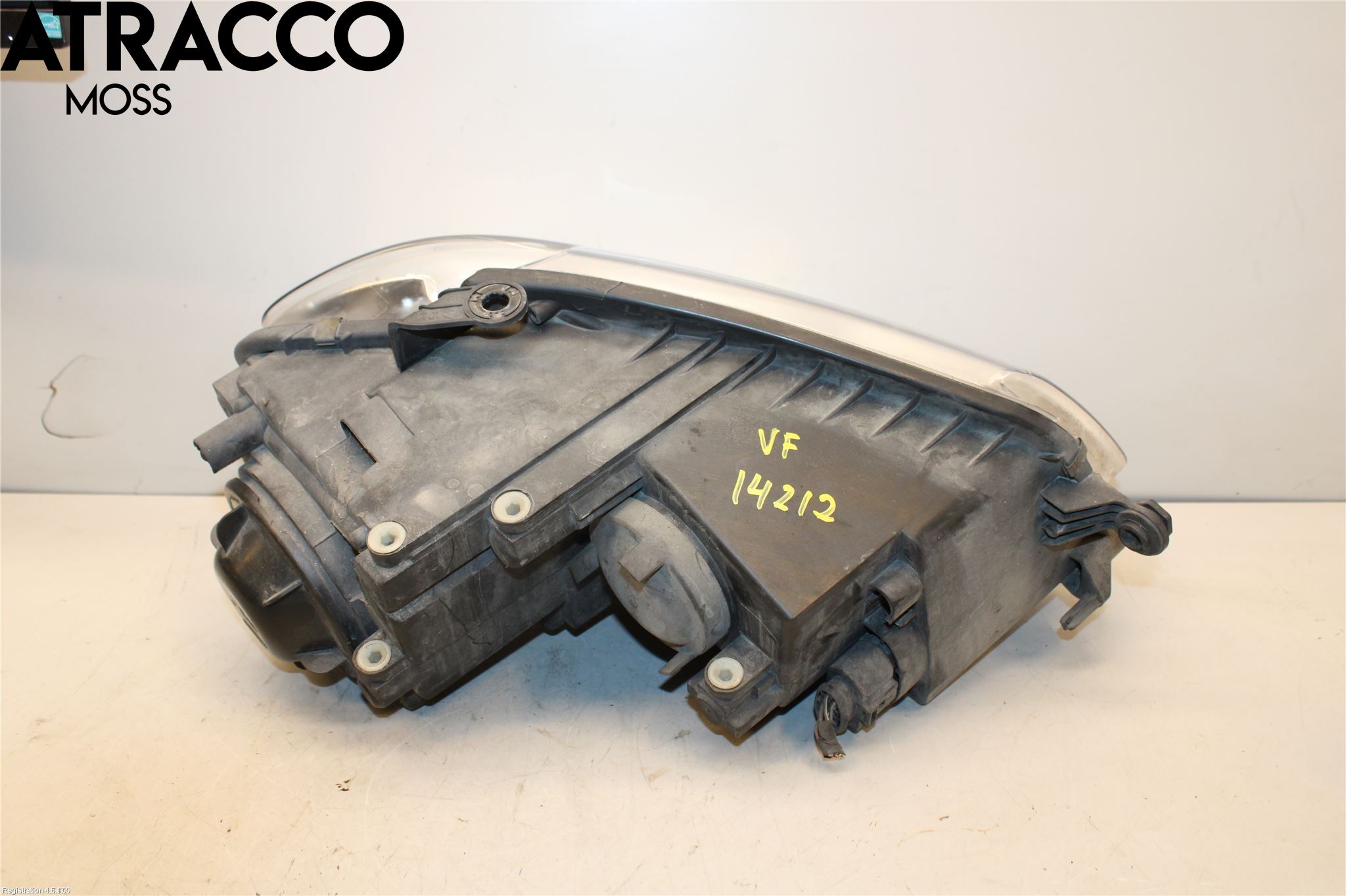 Volkswagen VW TOURAN 03-10 Frontlykt Venstre