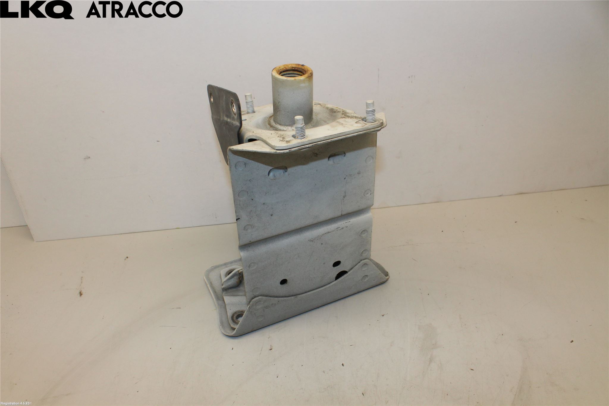 Nissan LEAF 18- Støtfanger Bak Feste