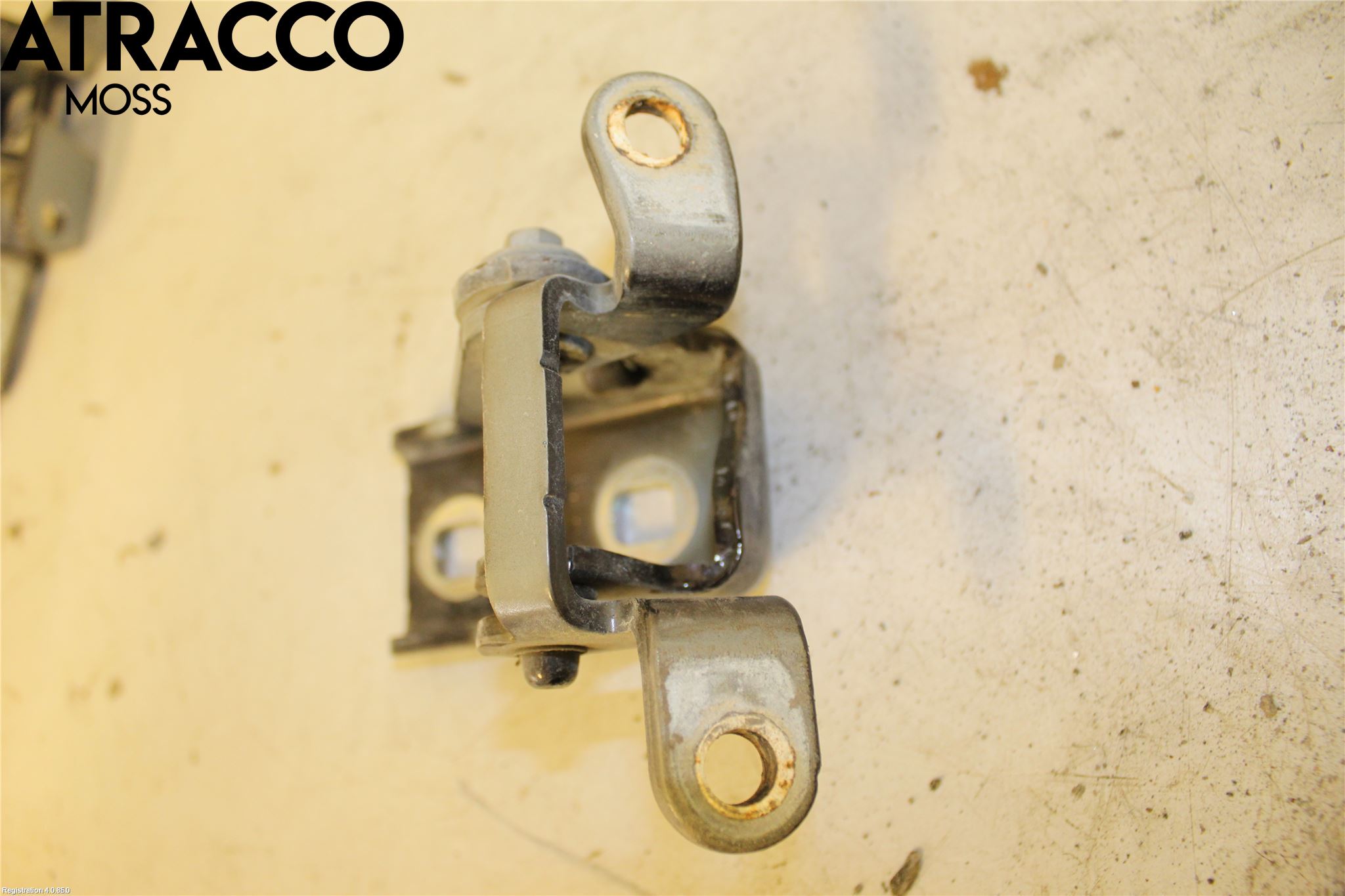 Opel INSIGNIA 09-16 Dørhengsel