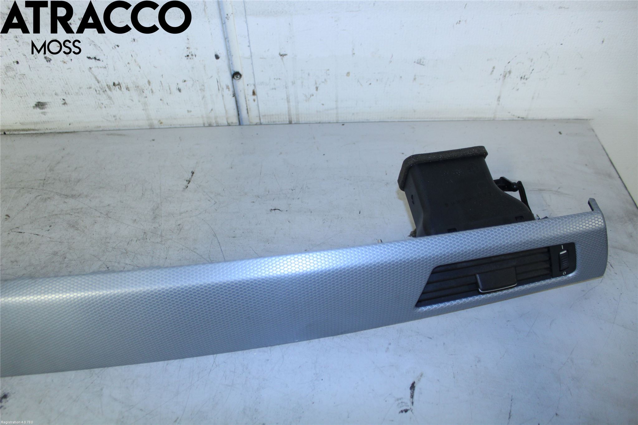 BMW 3 E90/91 SED/TOU 05-12 Dashbord Kanal - Dyse